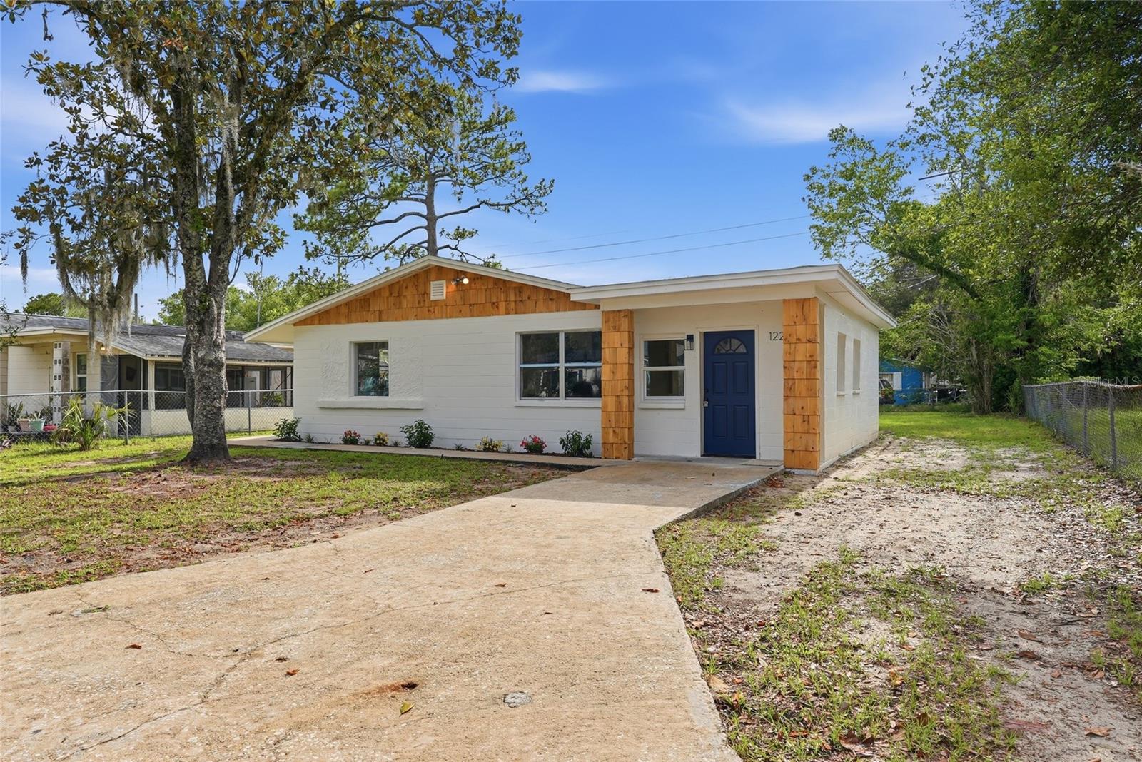 1228 SE 19TH ST, GAINESVILLE, FL — photo 2
