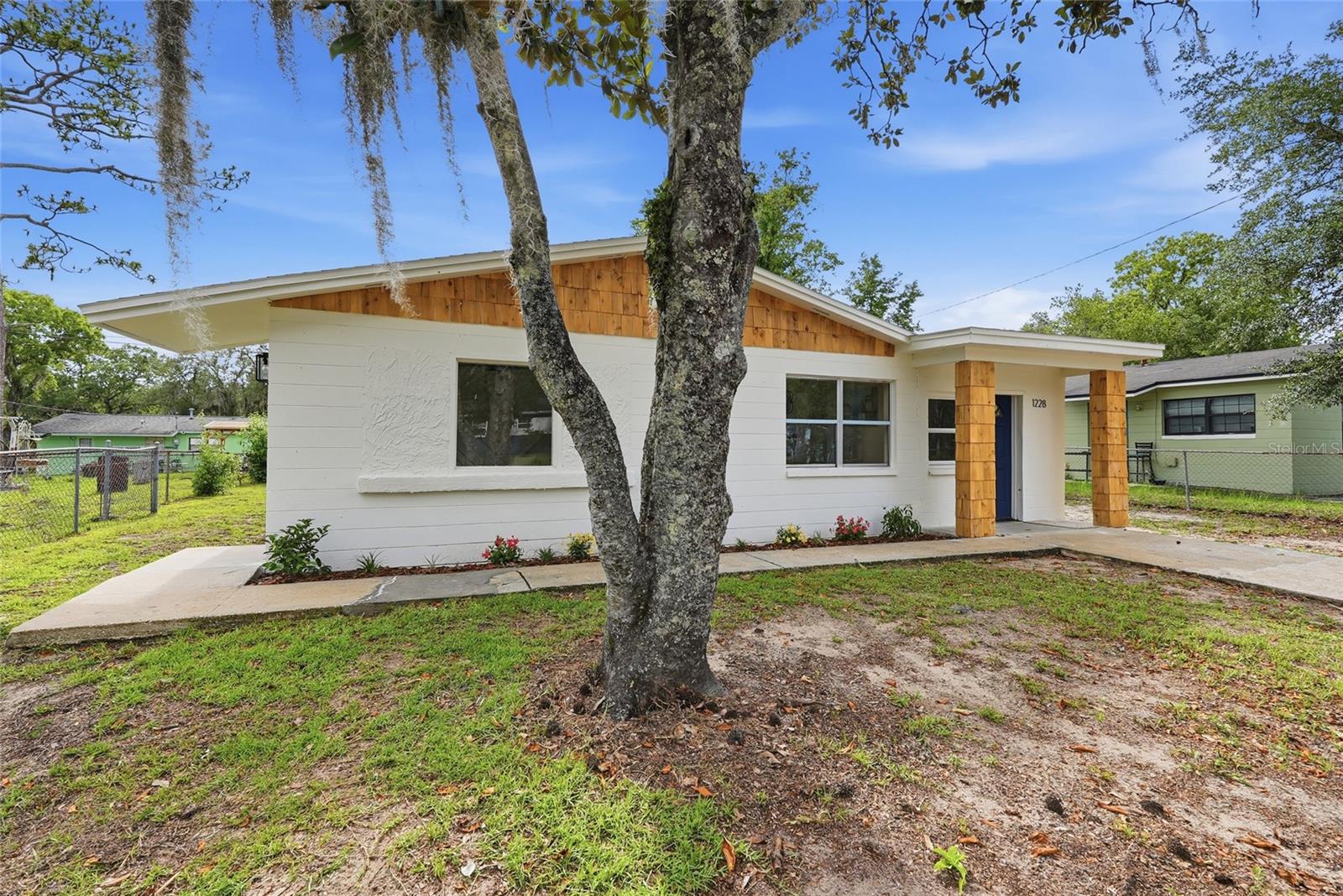 1228 SE 19TH ST, GAINESVILLE, FL — photo 4