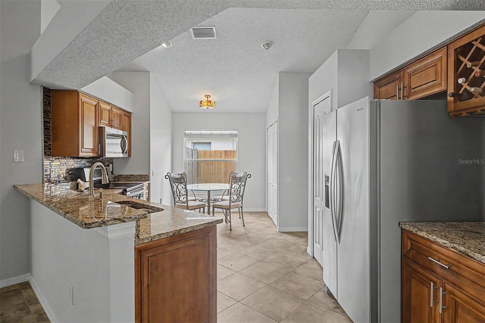 10238 CHARLESTON CORNER RD, TAMPA, FL — photo 10