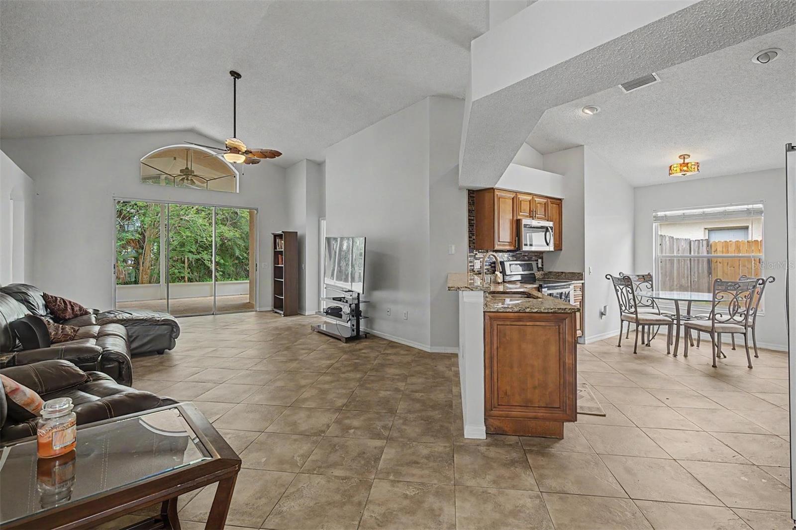 10238 CHARLESTON CORNER RD, TAMPA, FL — photo 15