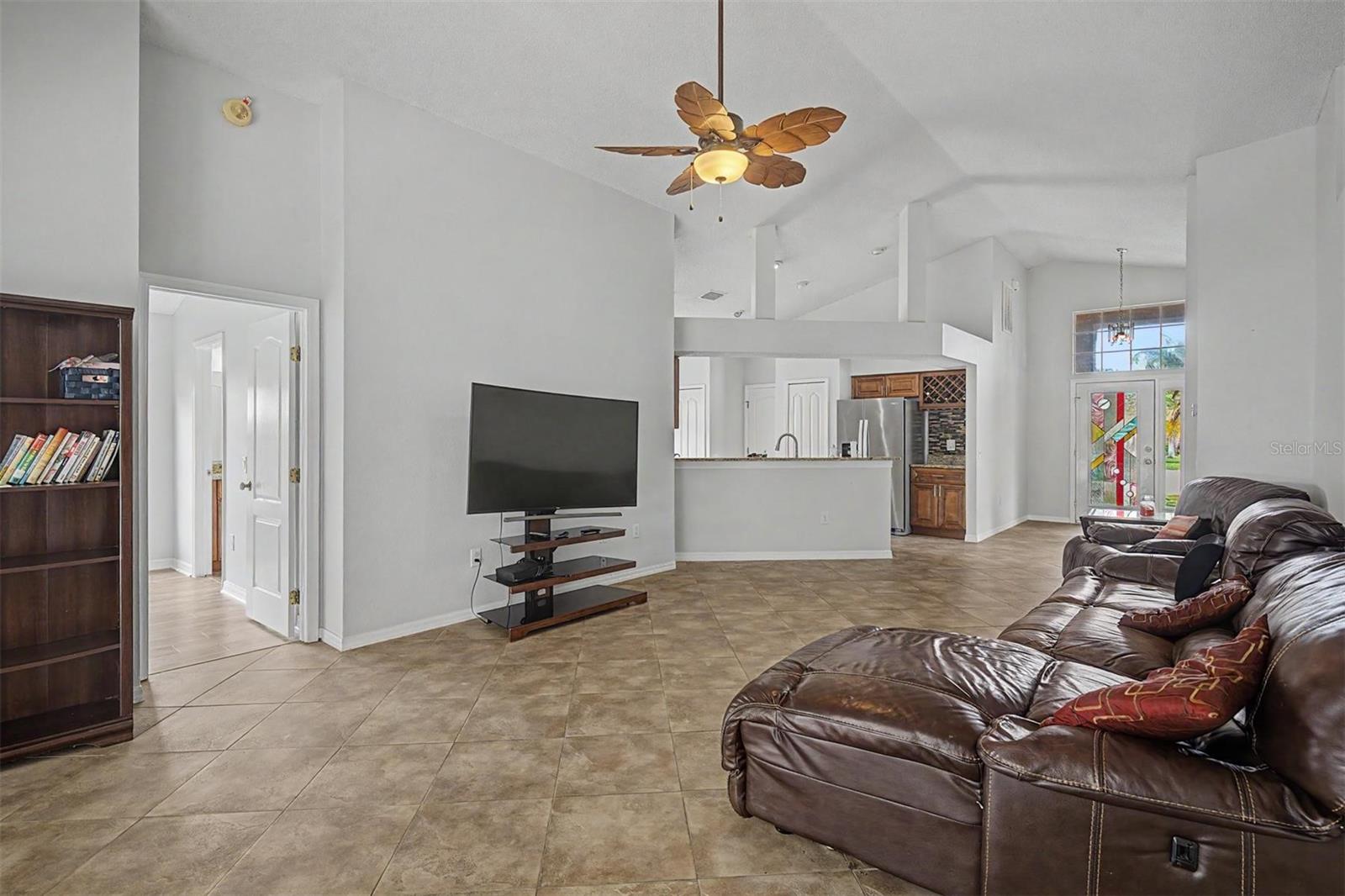 10238 CHARLESTON CORNER RD, TAMPA, FL — photo 17