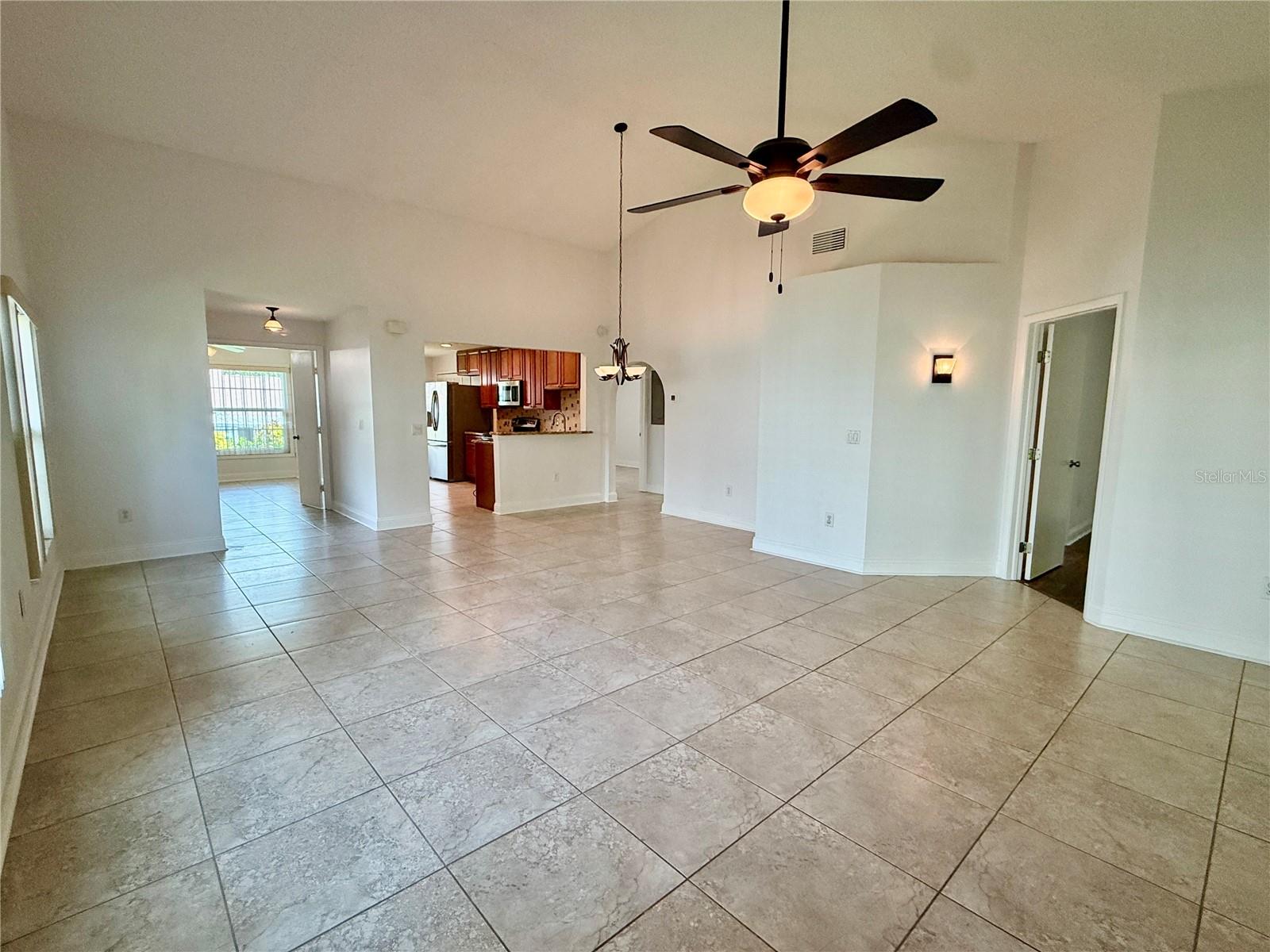 2461 BENTLEY DR, PALM HARBOR, FL — photo 4