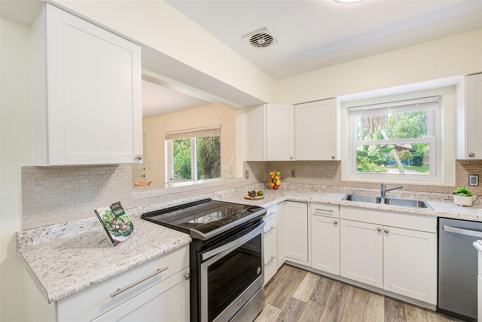 14079 VICTORIA RD, LARGO, FL — photo 9