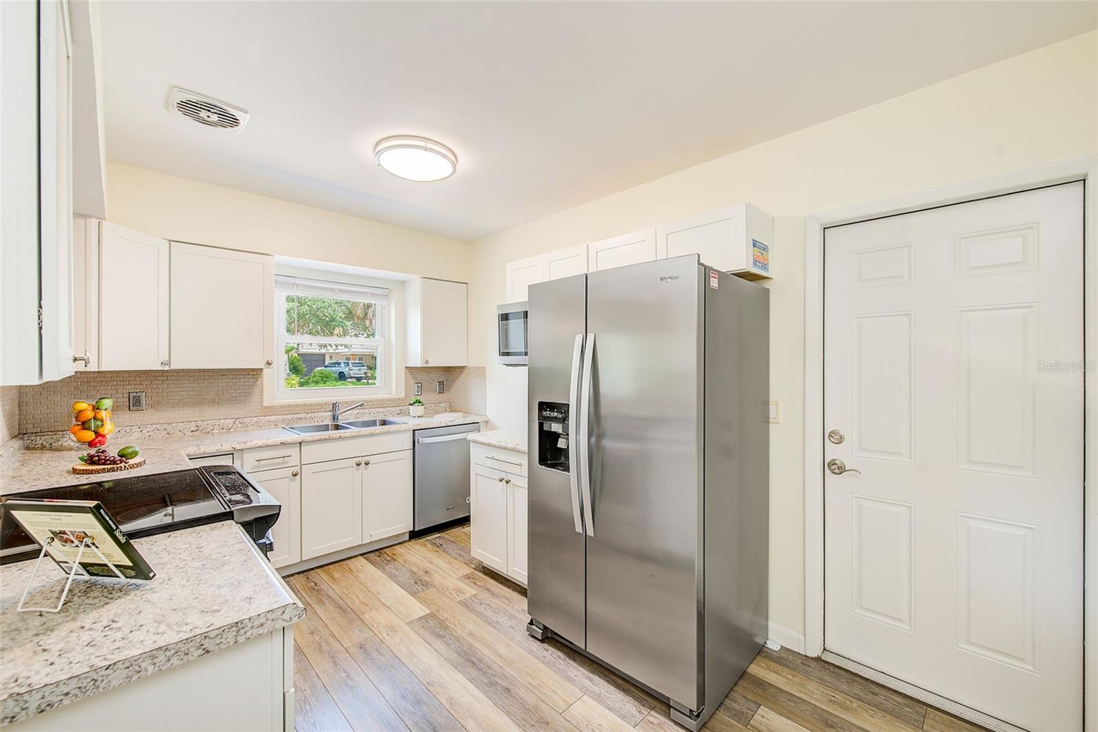 14079 VICTORIA RD, LARGO, FL — photo 11
