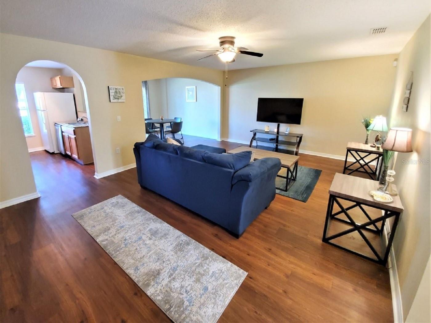 9870 ASHBURN LAKE DR, TAMPA, FL — photo 3