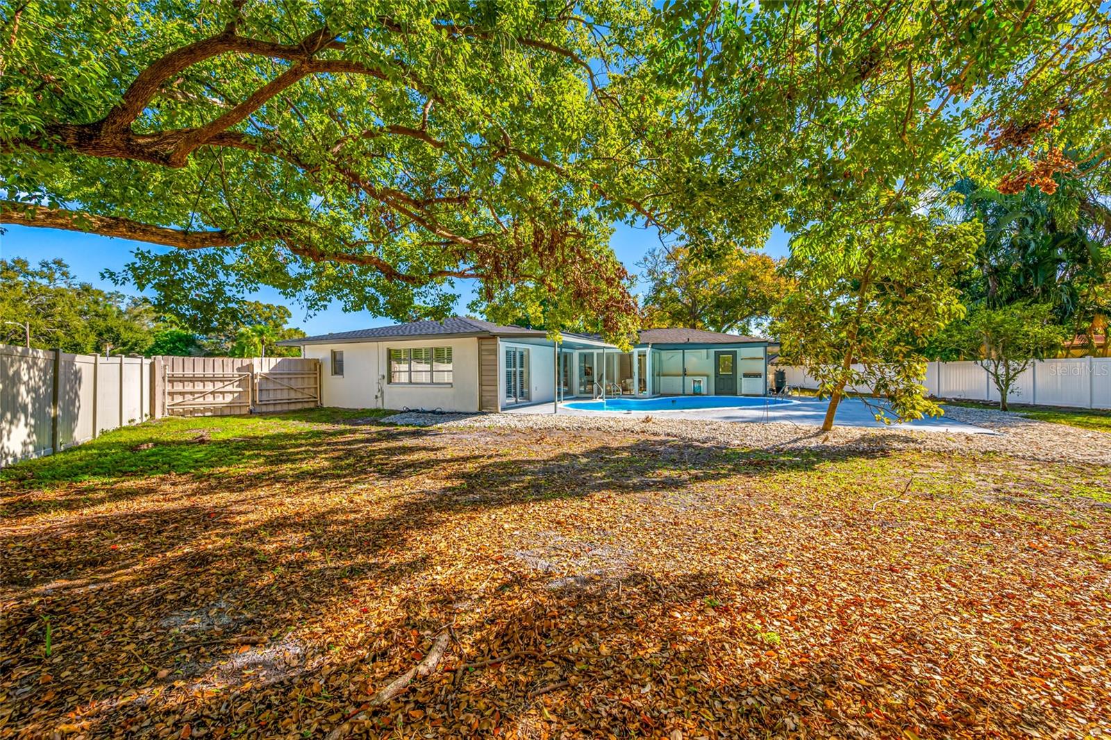 1932 ORO CT, CLEARWATER, FL — photo 5
