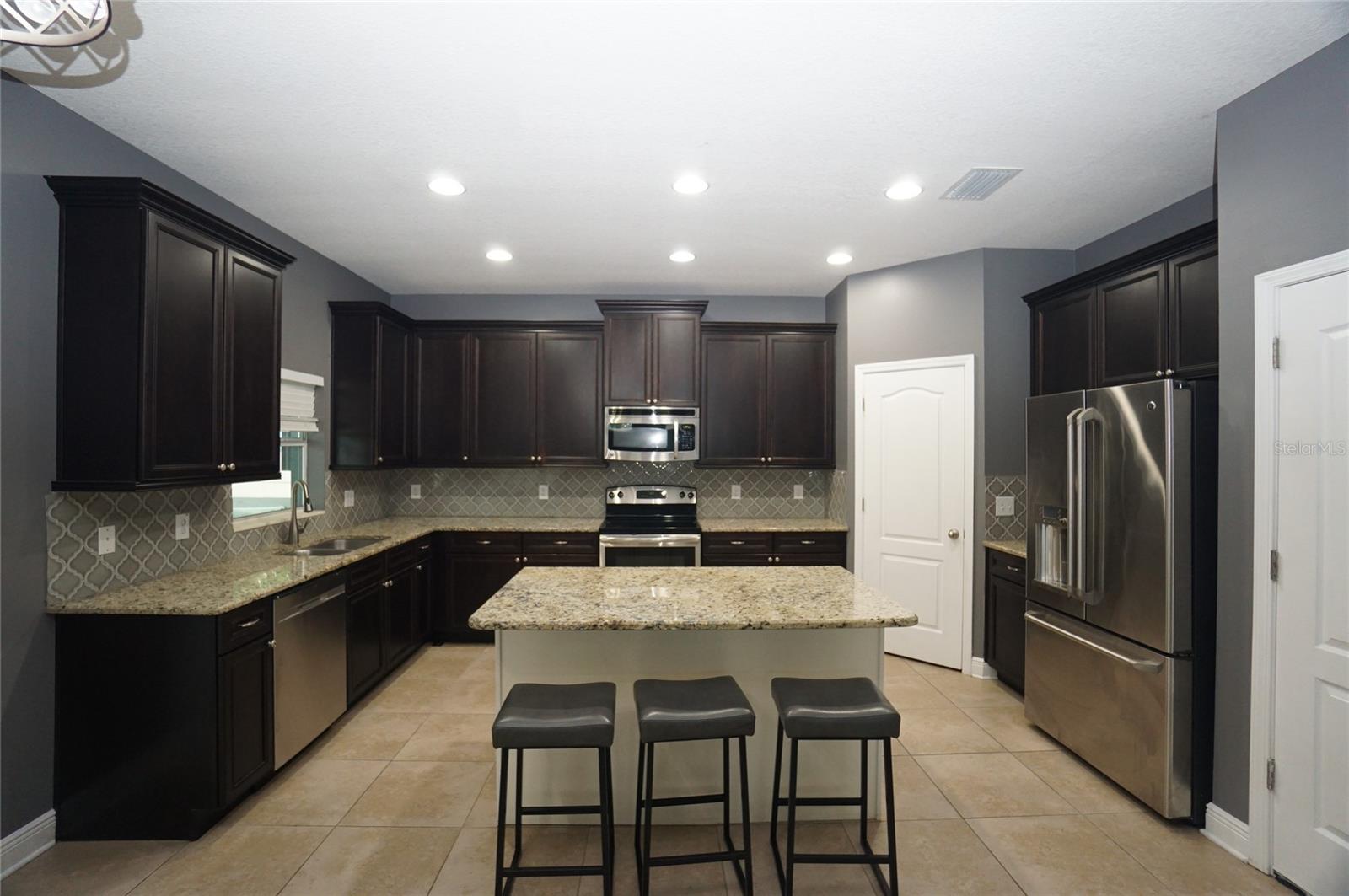 7303 S SHAMROCK RD, TAMPA, FL — photo 10