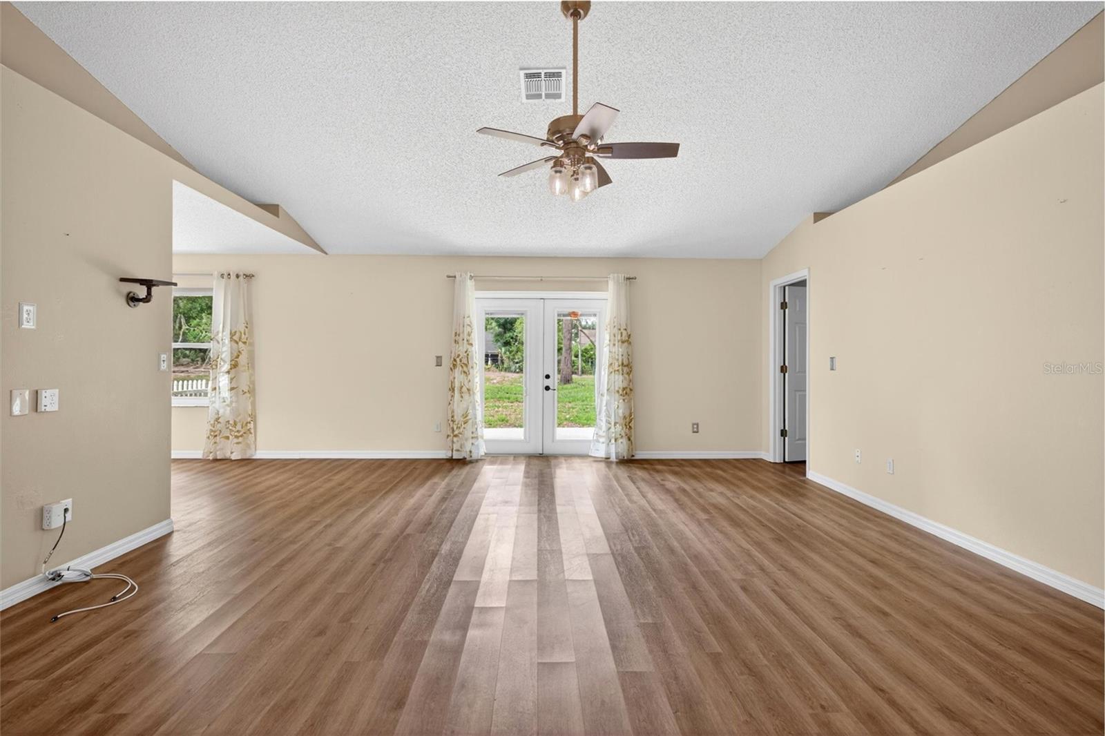 2127 KING RICHARDS CT, ORANGE CITY, FL — photo 3