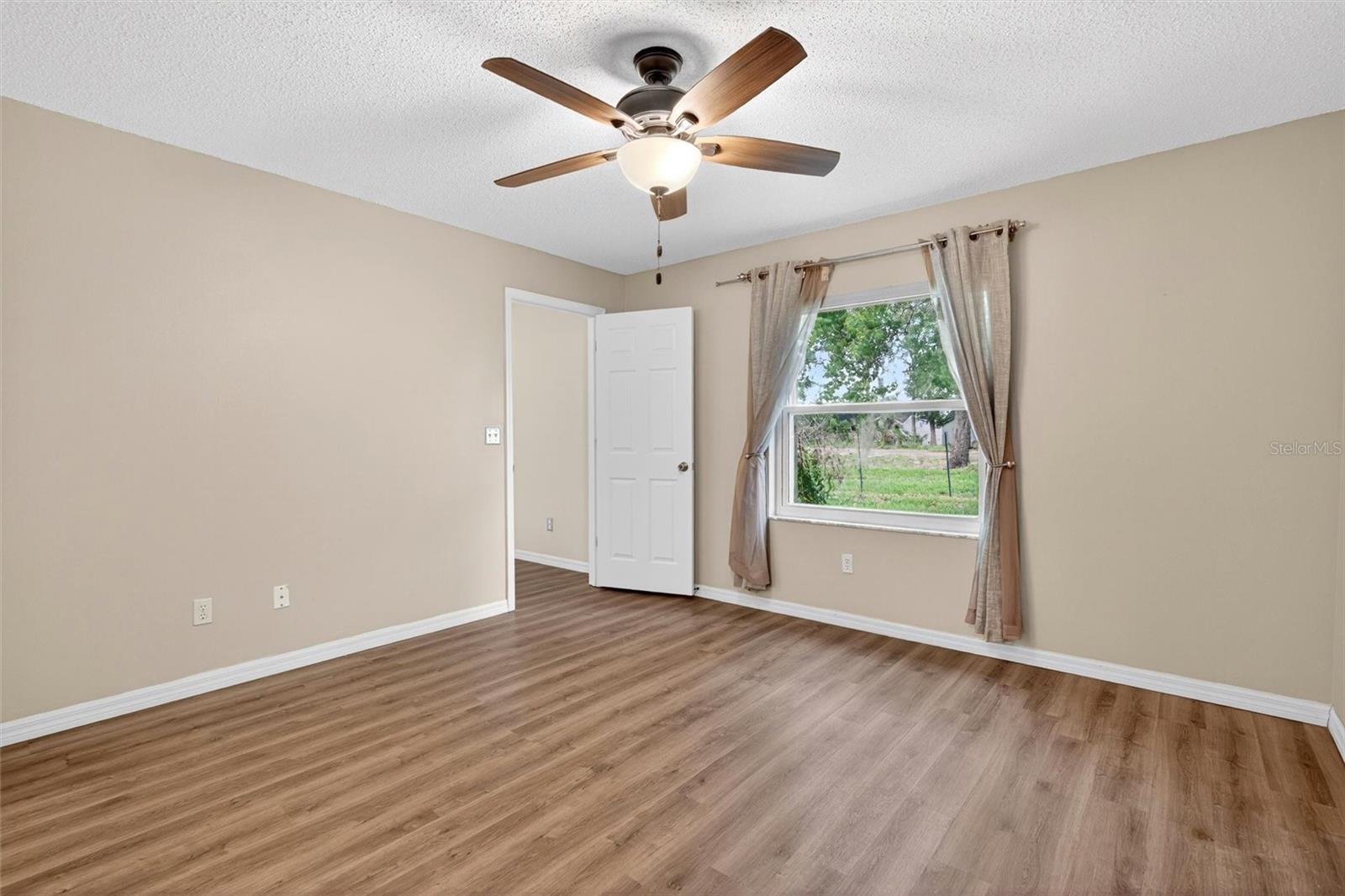2127 KING RICHARDS CT, ORANGE CITY, FL — photo 26