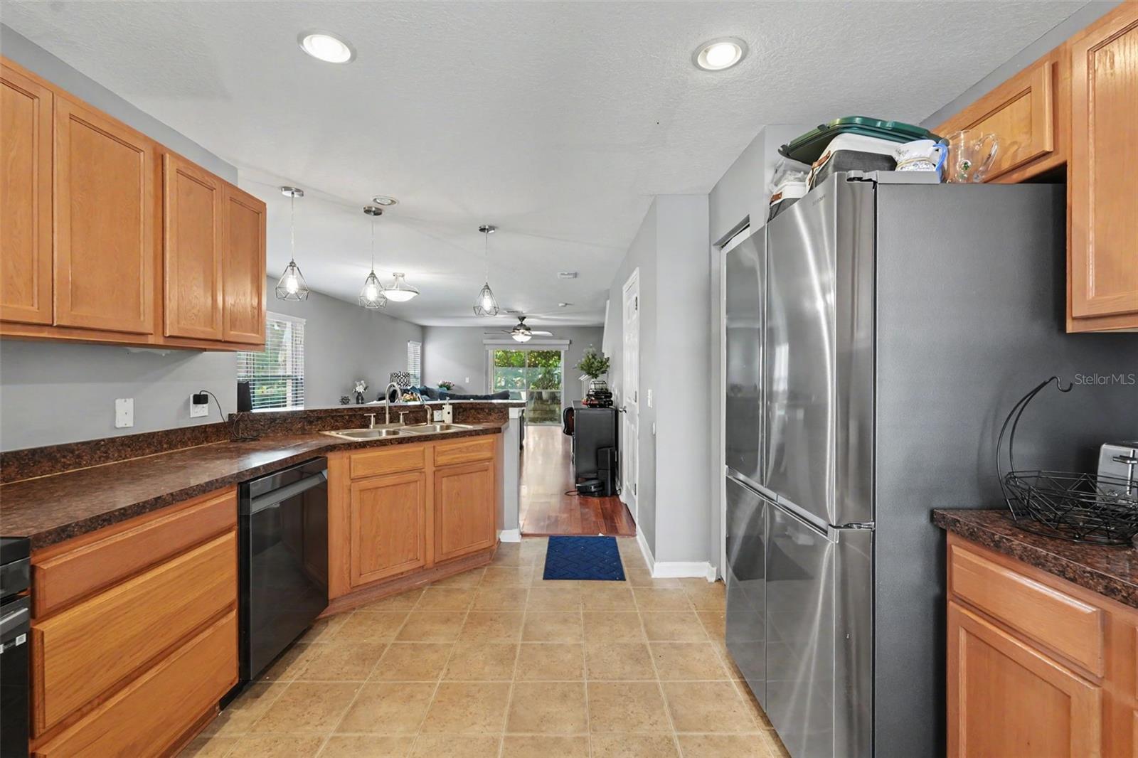 1977 SEARAY SHORE DR, CLEARWATER, FL — photo 7