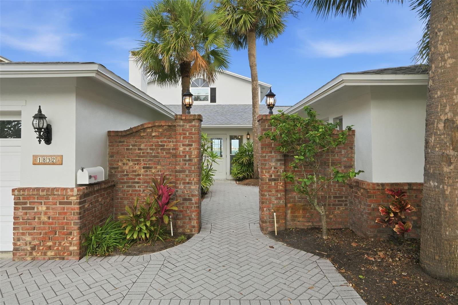 1832 VENETIAN POINT DR, CLEARWATER, FL — photo 10
