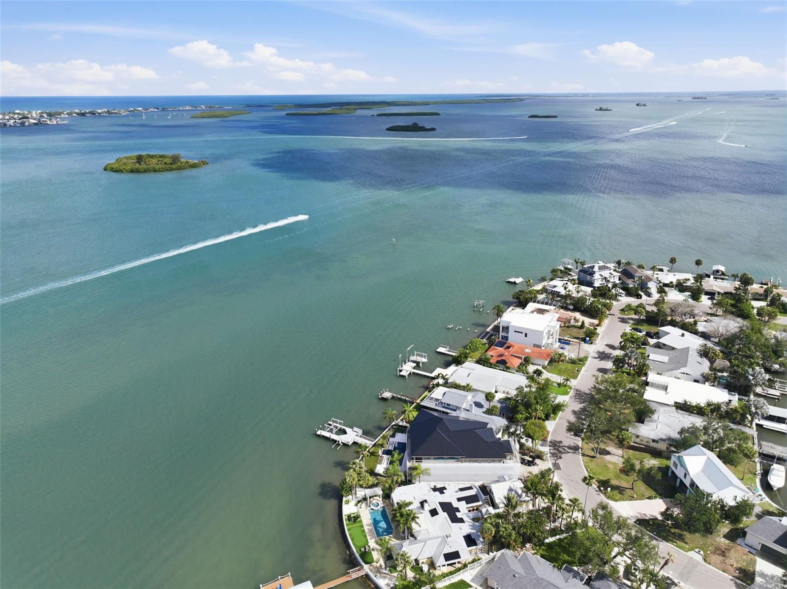 1832 VENETIAN POINT DR, CLEARWATER, FL — photo 21