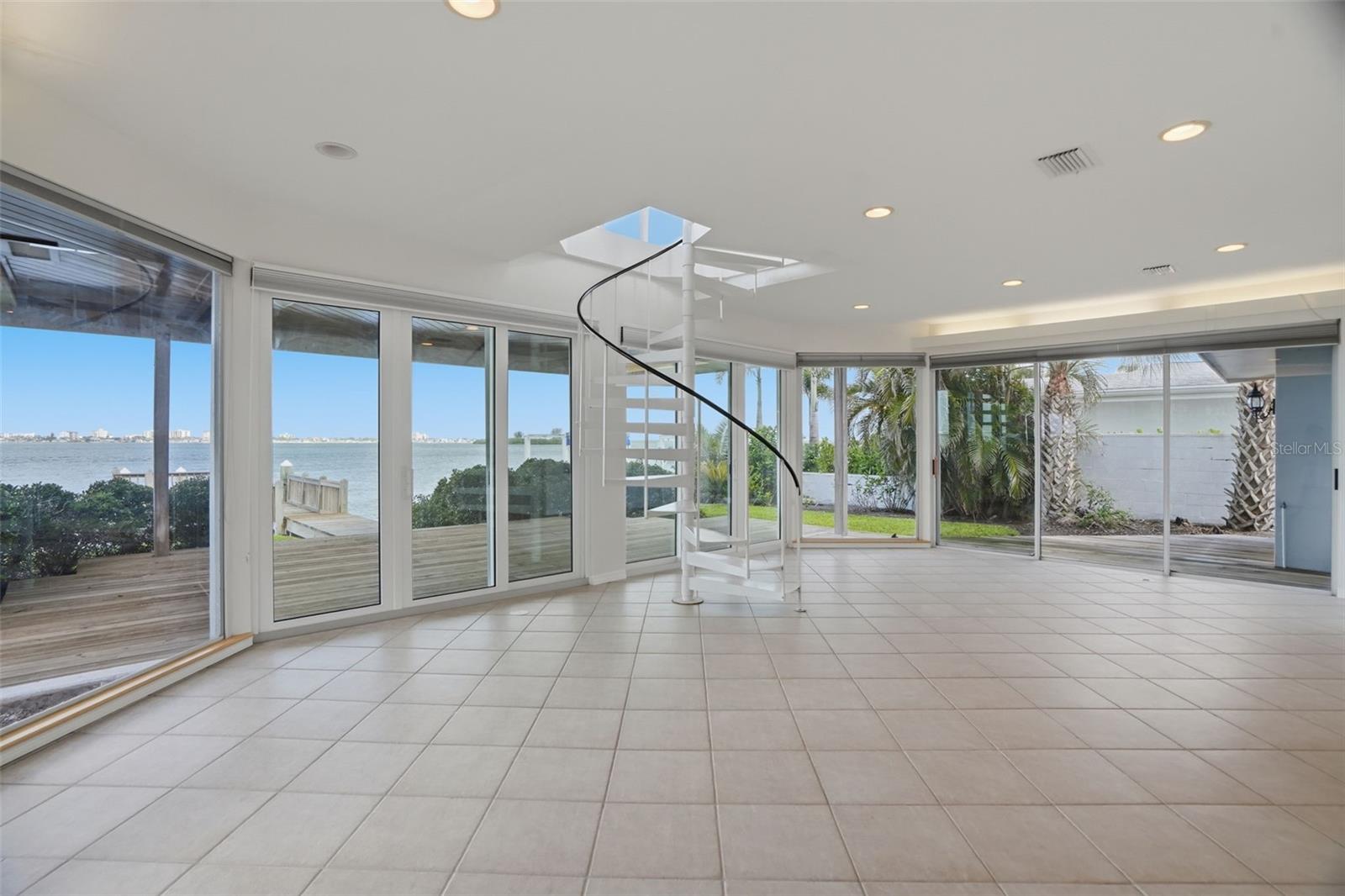 1832 VENETIAN POINT DR, CLEARWATER, FL — photo 28