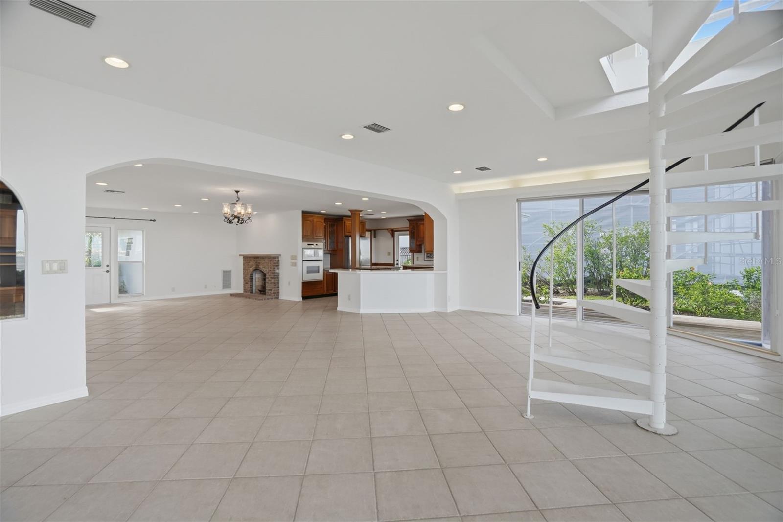 1832 VENETIAN POINT DR, CLEARWATER, FL — photo 31