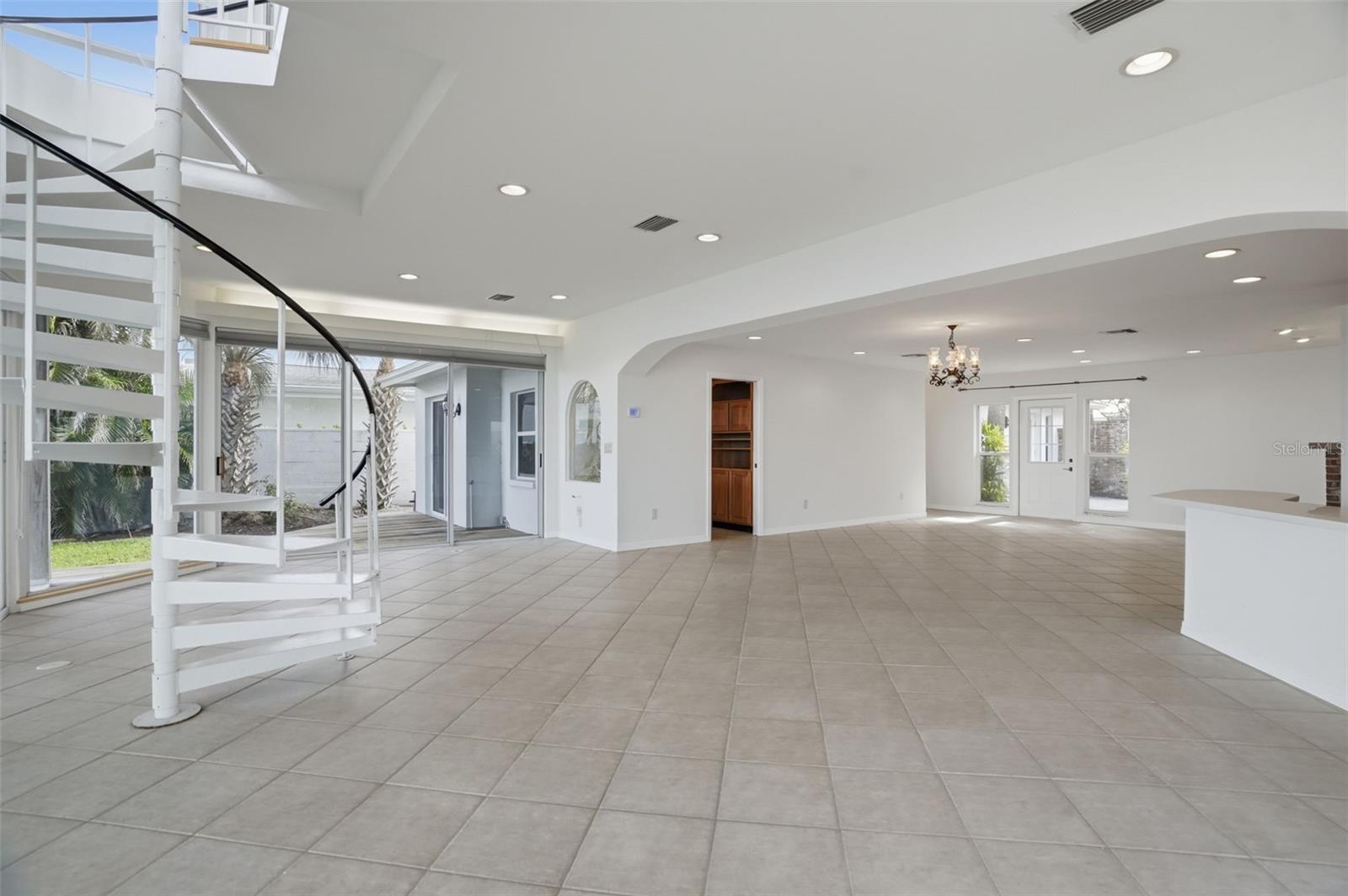 1832 VENETIAN POINT DR, CLEARWATER, FL — photo 32