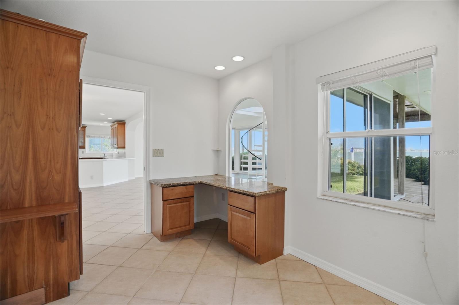 1832 VENETIAN POINT DR, CLEARWATER, FL — photo 39