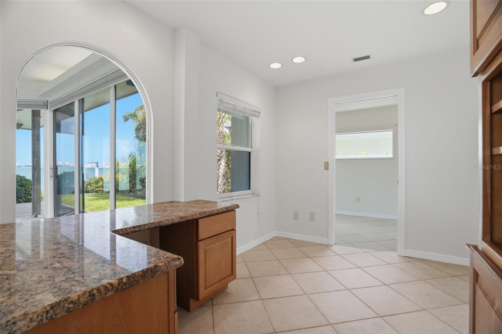 1832 VENETIAN POINT DR, CLEARWATER, FL — photo 40