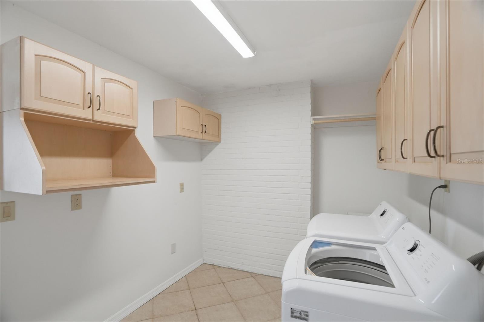 1832 VENETIAN POINT DR, CLEARWATER, FL — photo 42