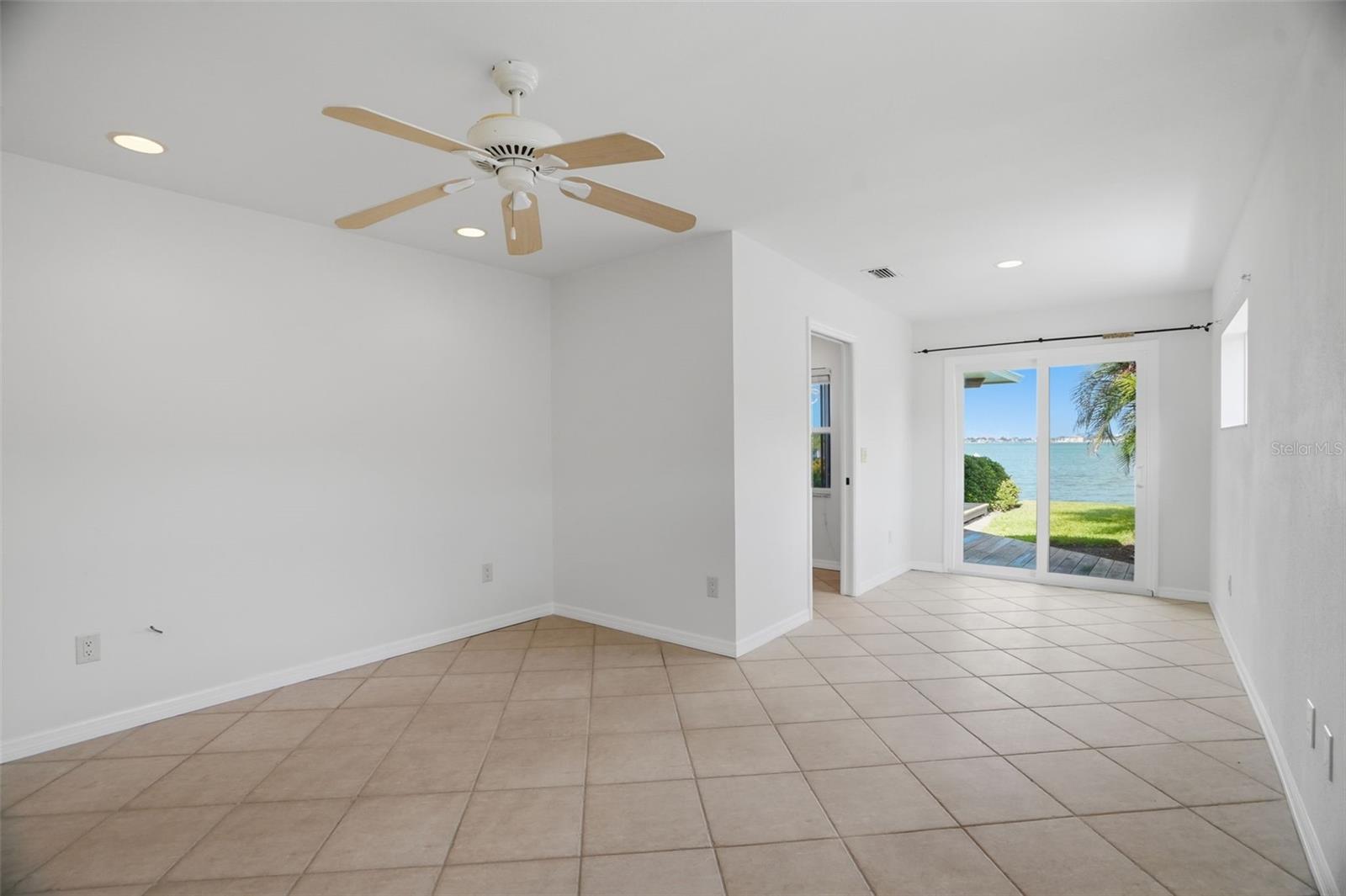 1832 VENETIAN POINT DR, CLEARWATER, FL — photo 44