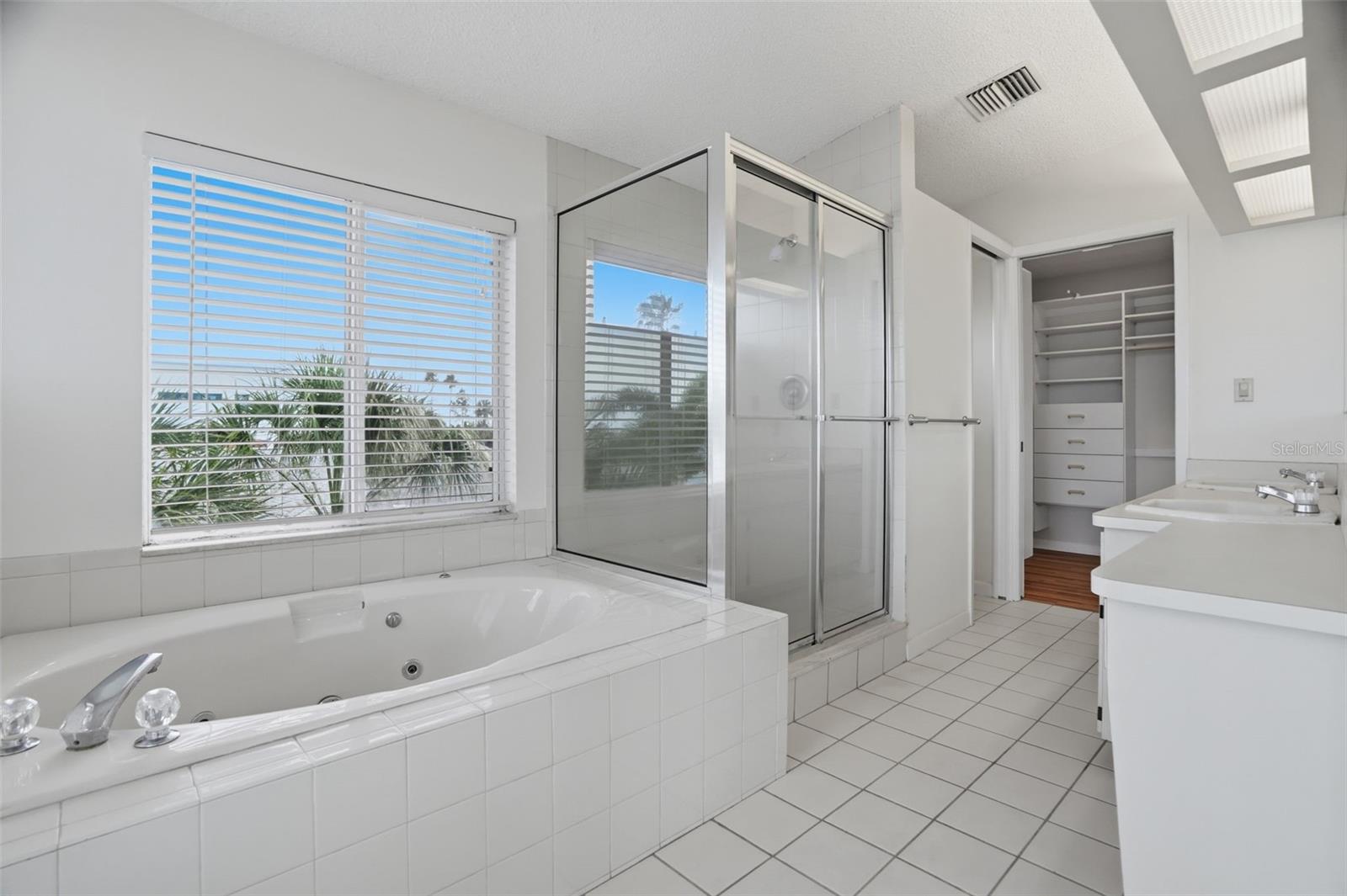 1832 VENETIAN POINT DR, CLEARWATER, FL — photo 63