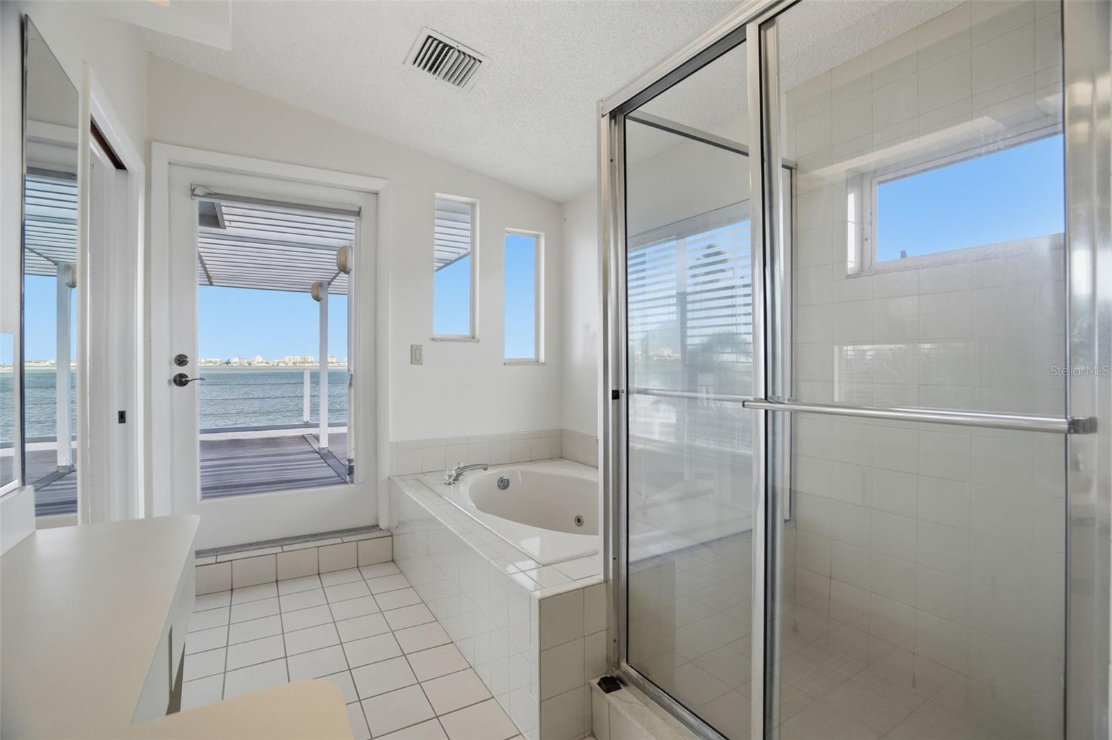 1832 VENETIAN POINT DR, CLEARWATER, FL — photo 64
