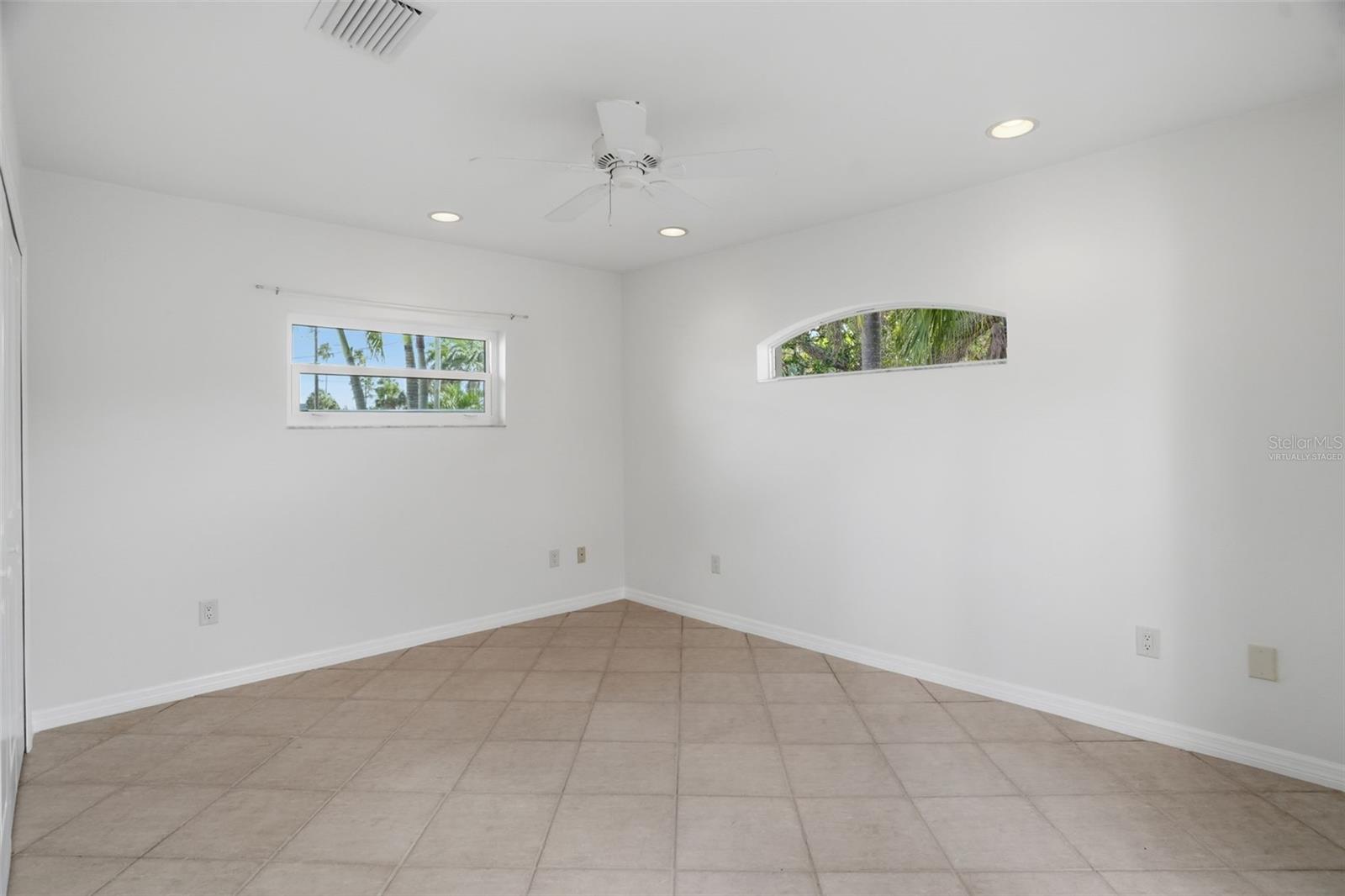 1832 VENETIAN POINT DR, CLEARWATER, FL — photo 49