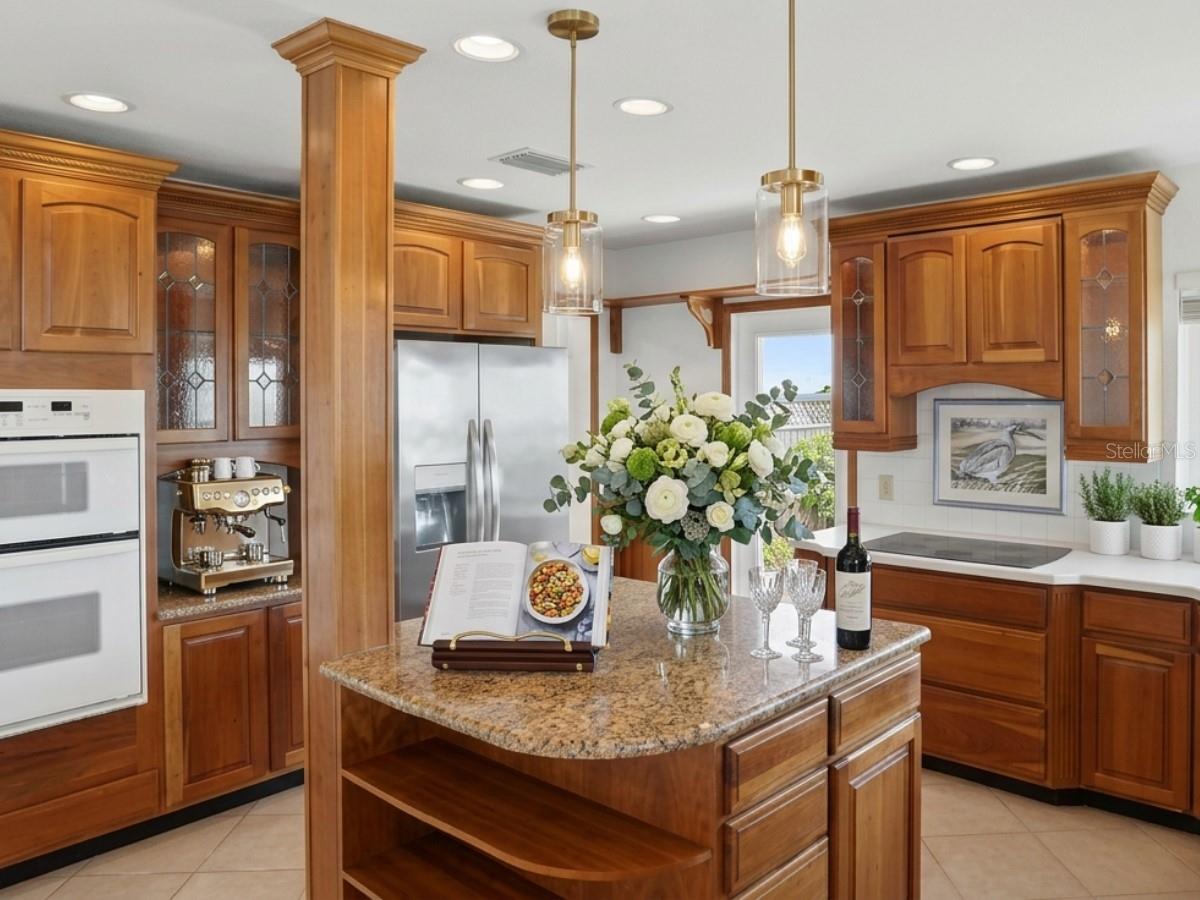 1832 VENETIAN POINT DR, CLEARWATER, FL — photo 33