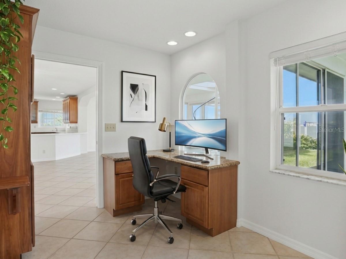 1832 VENETIAN POINT DR, CLEARWATER, FL — photo 41