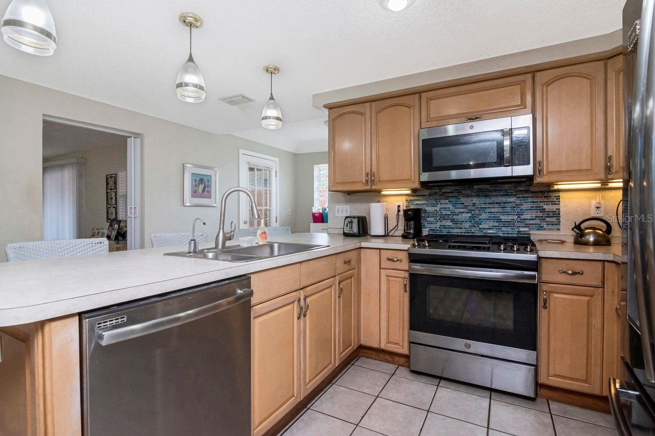 10532 67TH AVE, SEMINOLE, FL — photo 14