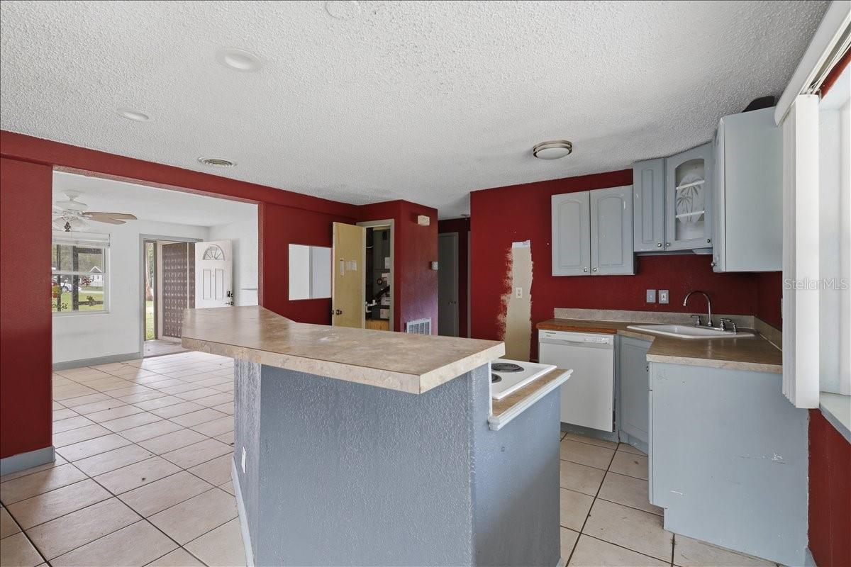2605 YALE RD, SOUTH DAYTONA, FL — photo 4