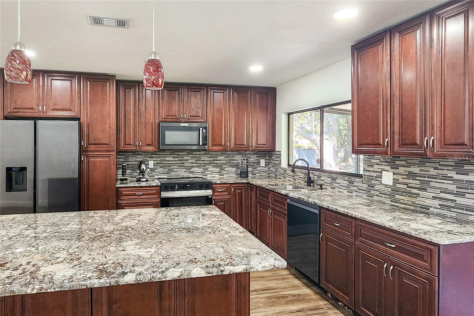 16169 GARDENDALE DR, TAMPA, FL — photo 9