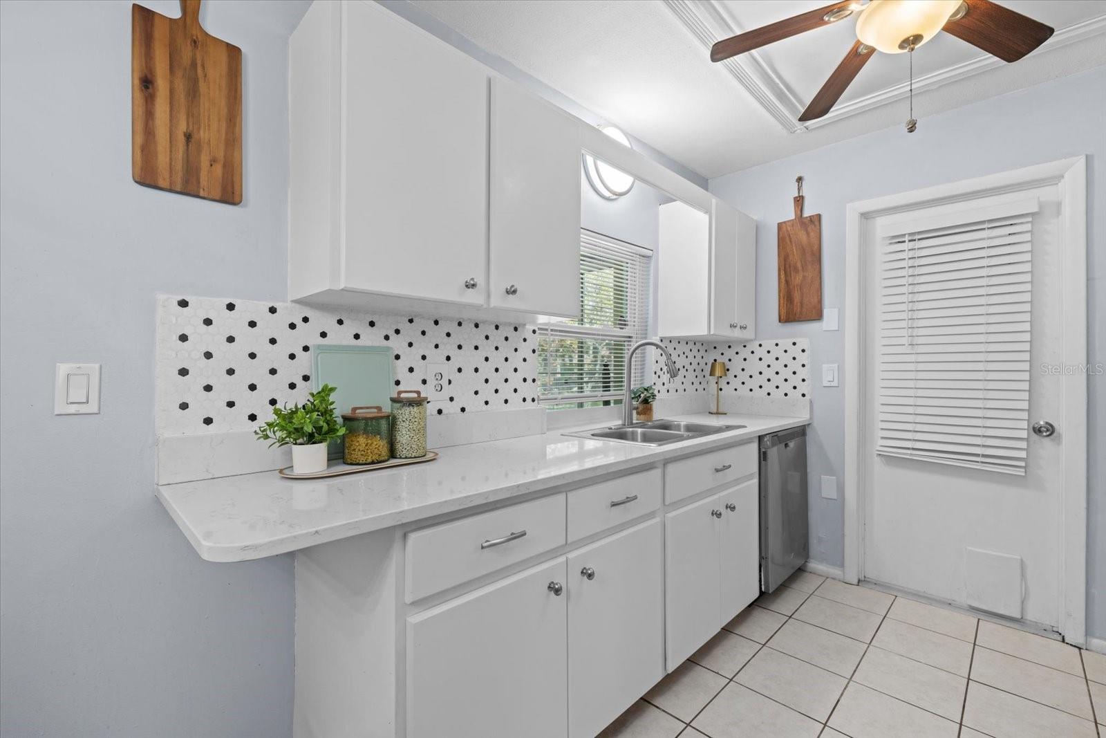 4305 CHINABERRY CIR, BRADENTON, FL — photo 9