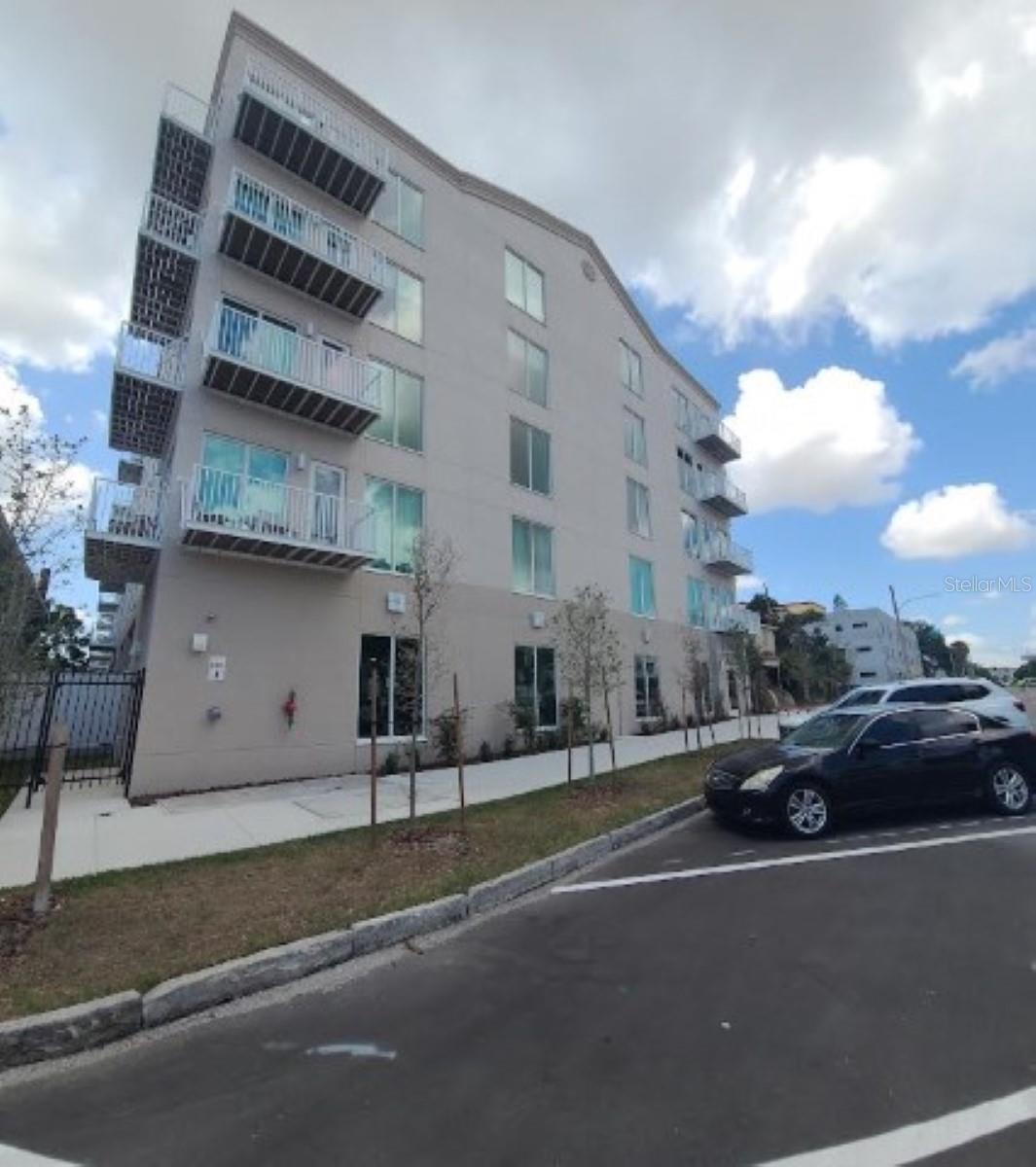 644 3RD AVE S #408, ST PETERSBURG, FL — photo 2