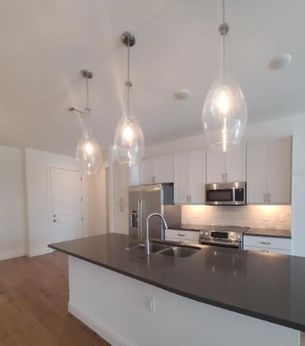 644 3RD AVE S #408, ST PETERSBURG, FL — photo 18
