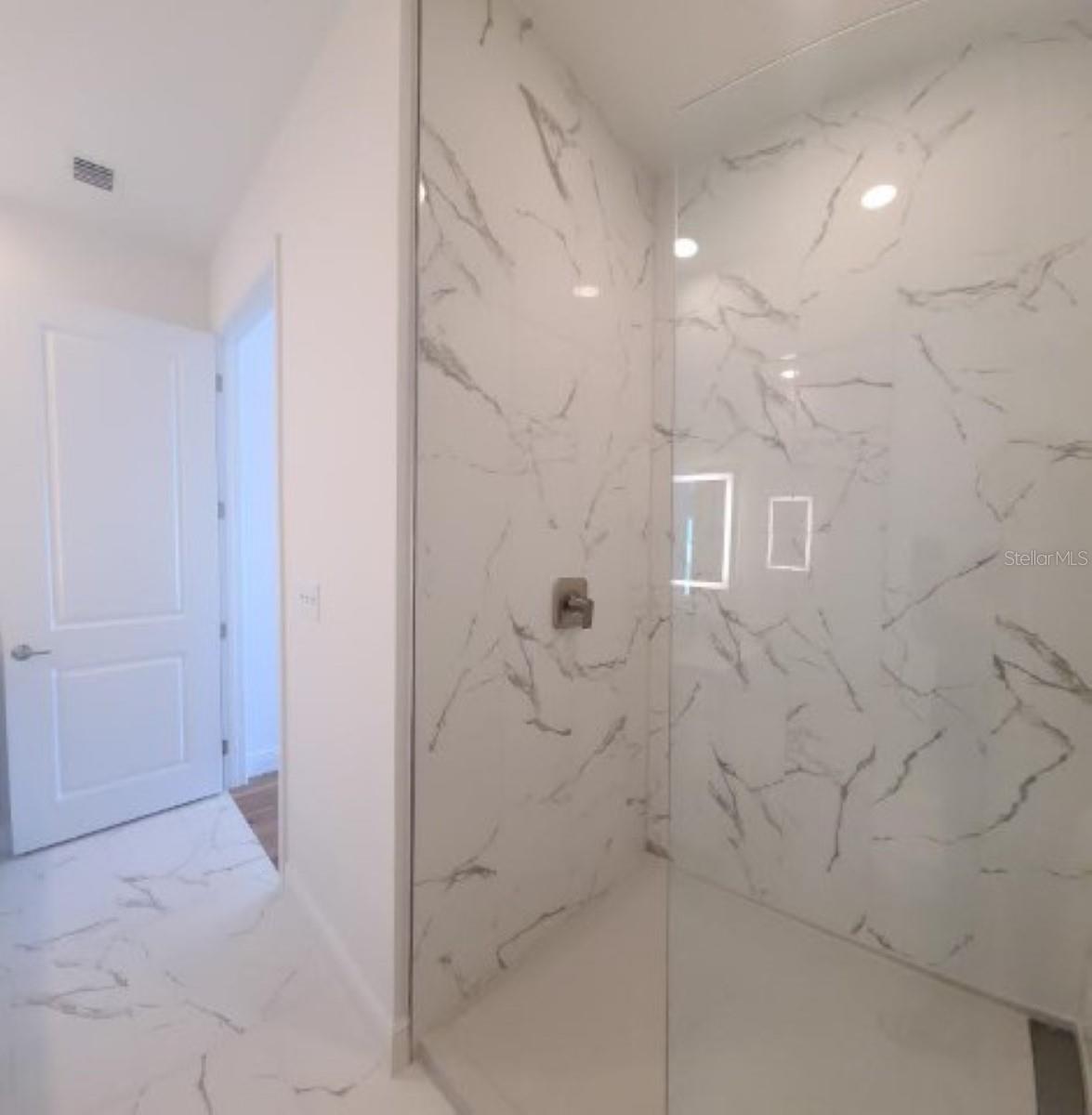 644 3RD AVE S #408, ST PETERSBURG, FL — photo 37