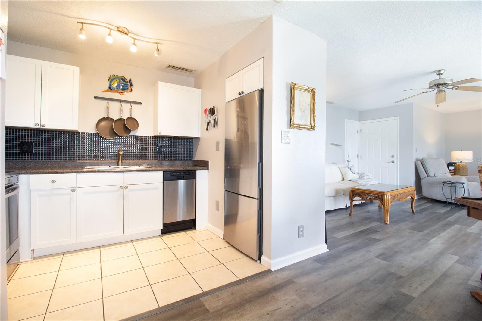 5282 BEACH DR SE #APT D, ST PETERSBURG, FL — photo 8