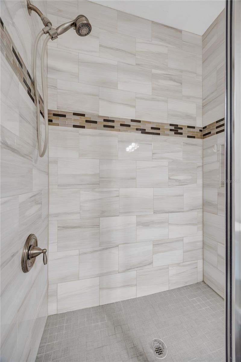 1195 GODAVARI WAY E #201, WESLEY CHAPEL, FL — photo 17