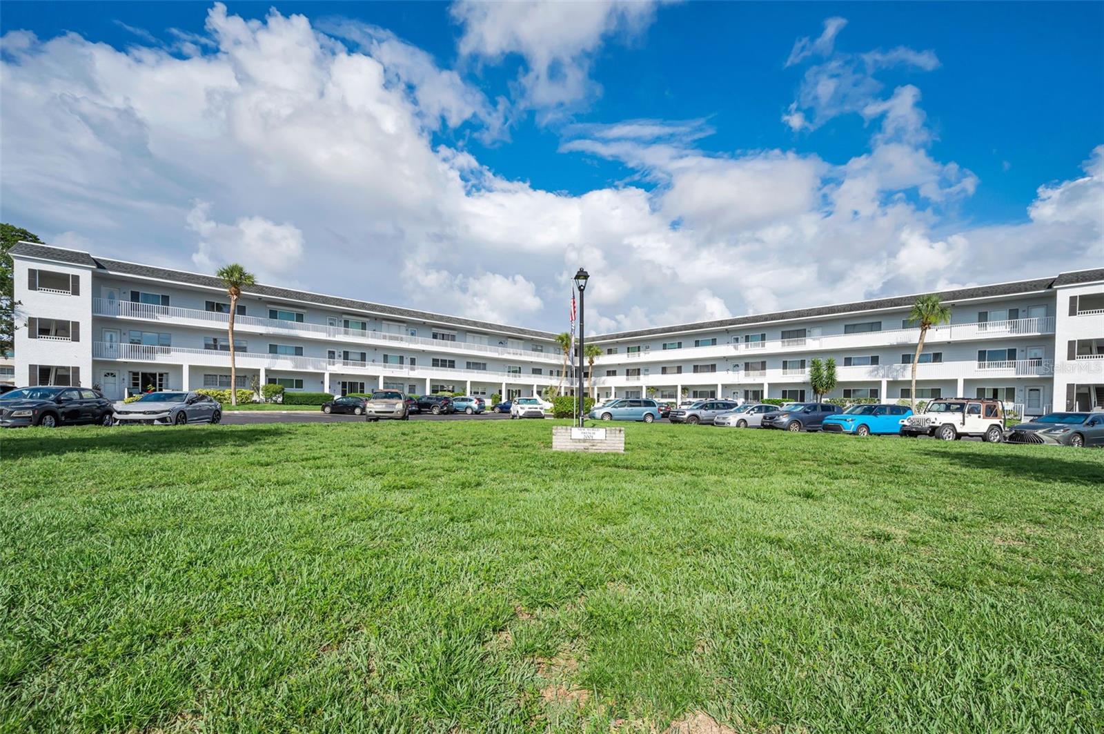 2001 WORLD PARKWAY BLVD #39, CLEARWATER, FL