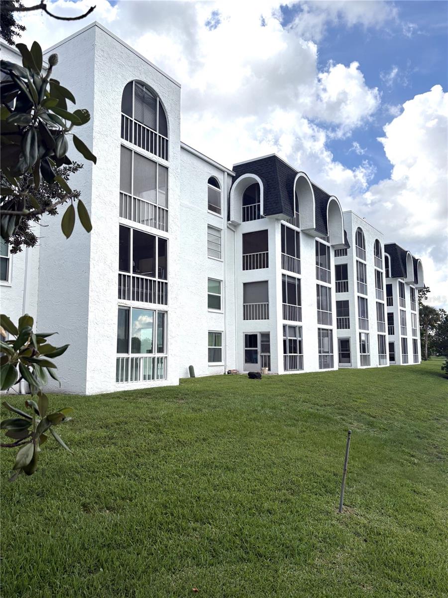 1200 37TH ST N #107, ST PETERSBURG, FL — photo 2