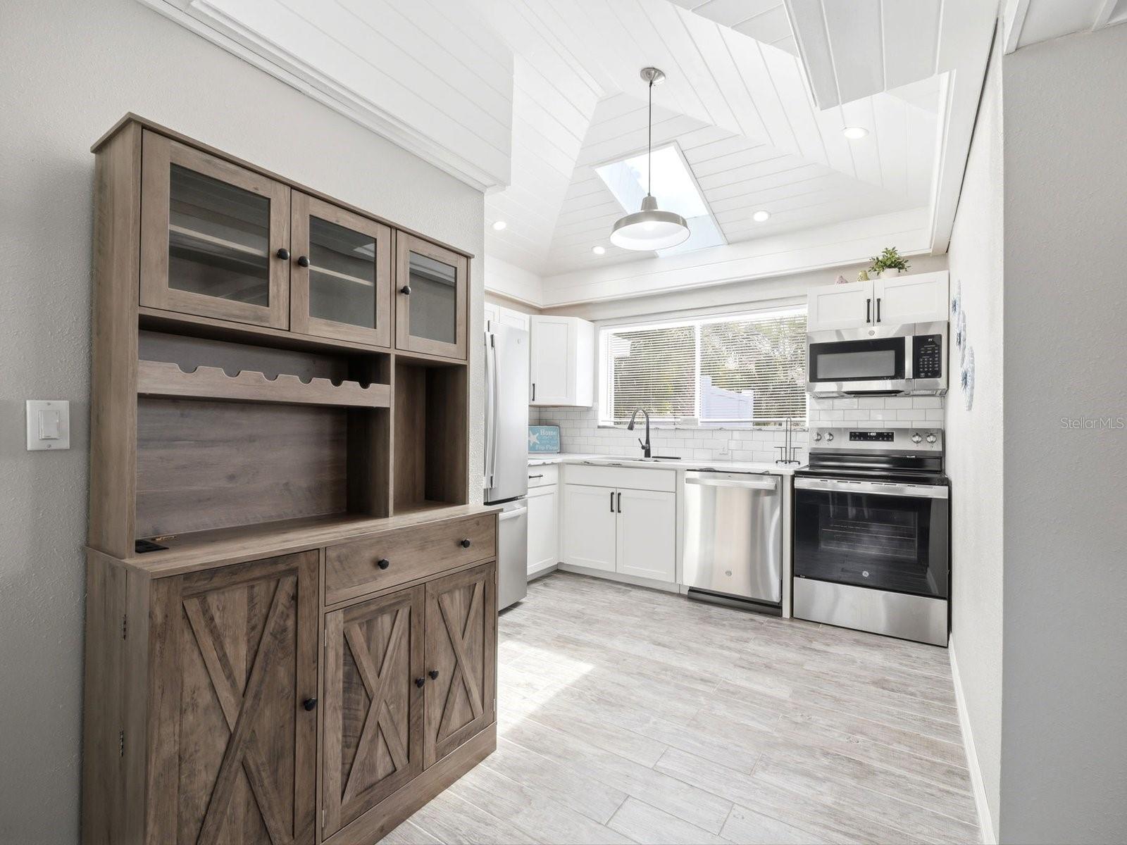 1207 1ST ST, INDIAN ROCKS BEACH, FL — photo 12