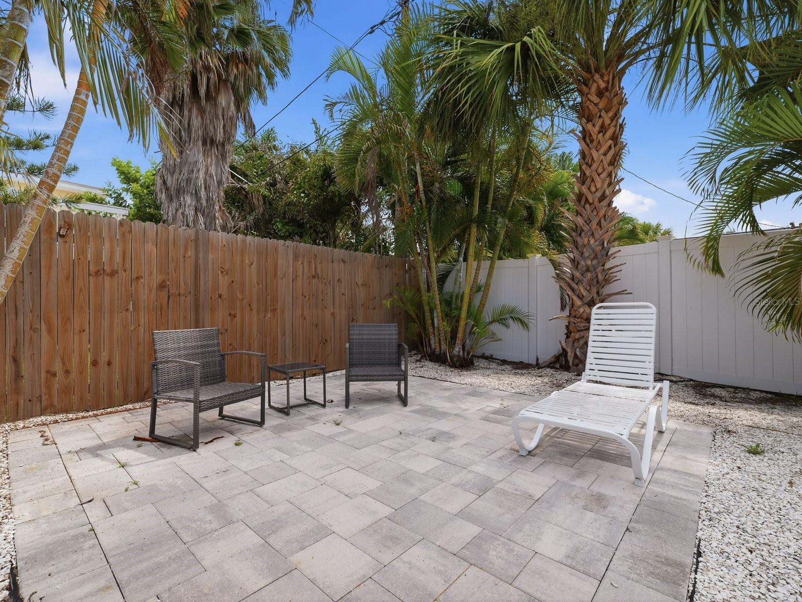 1207 1ST ST, INDIAN ROCKS BEACH, FL — photo 34