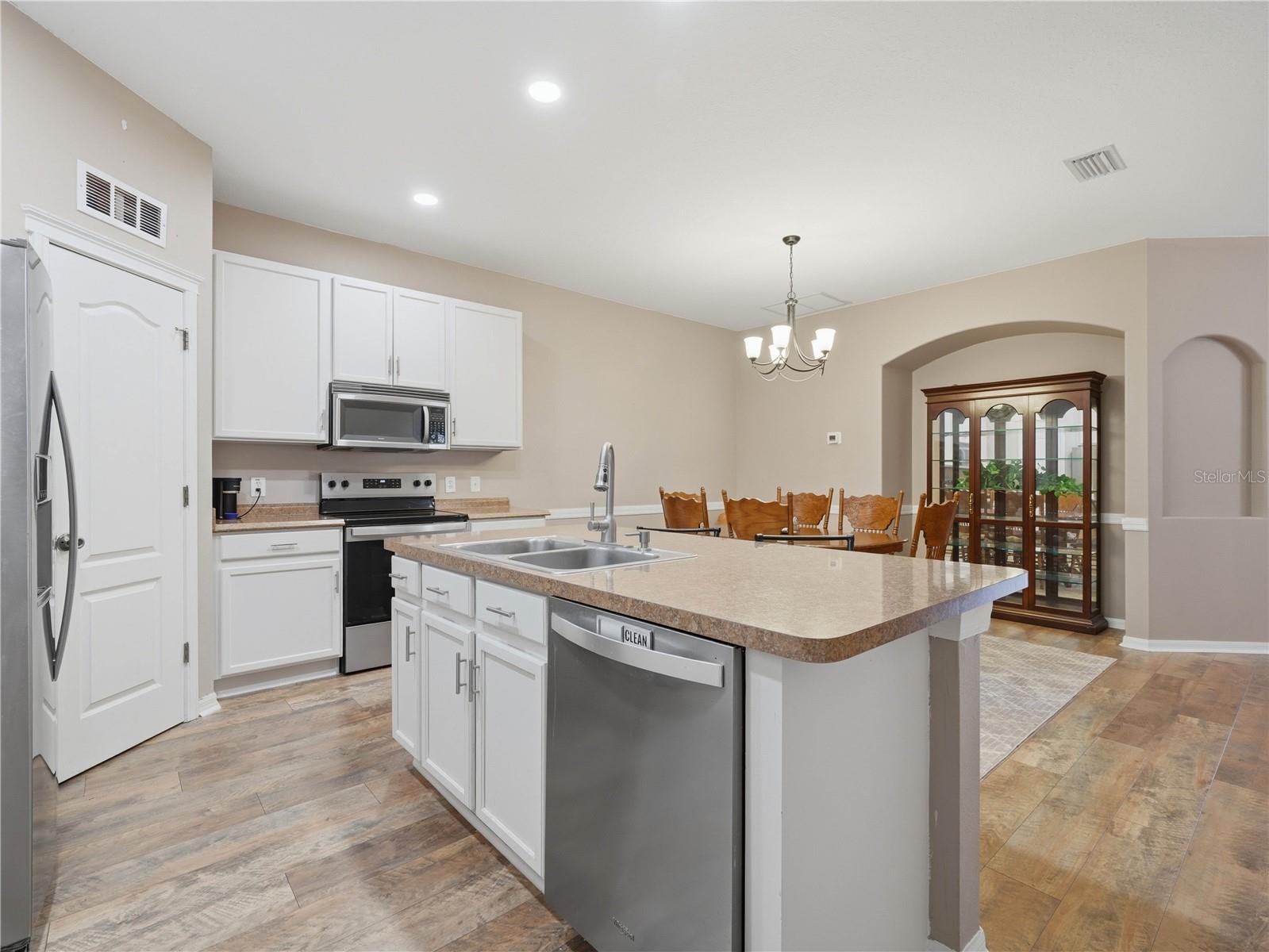 6936 SURREY OAK DR, APOLLO BEACH, FL — photo 9