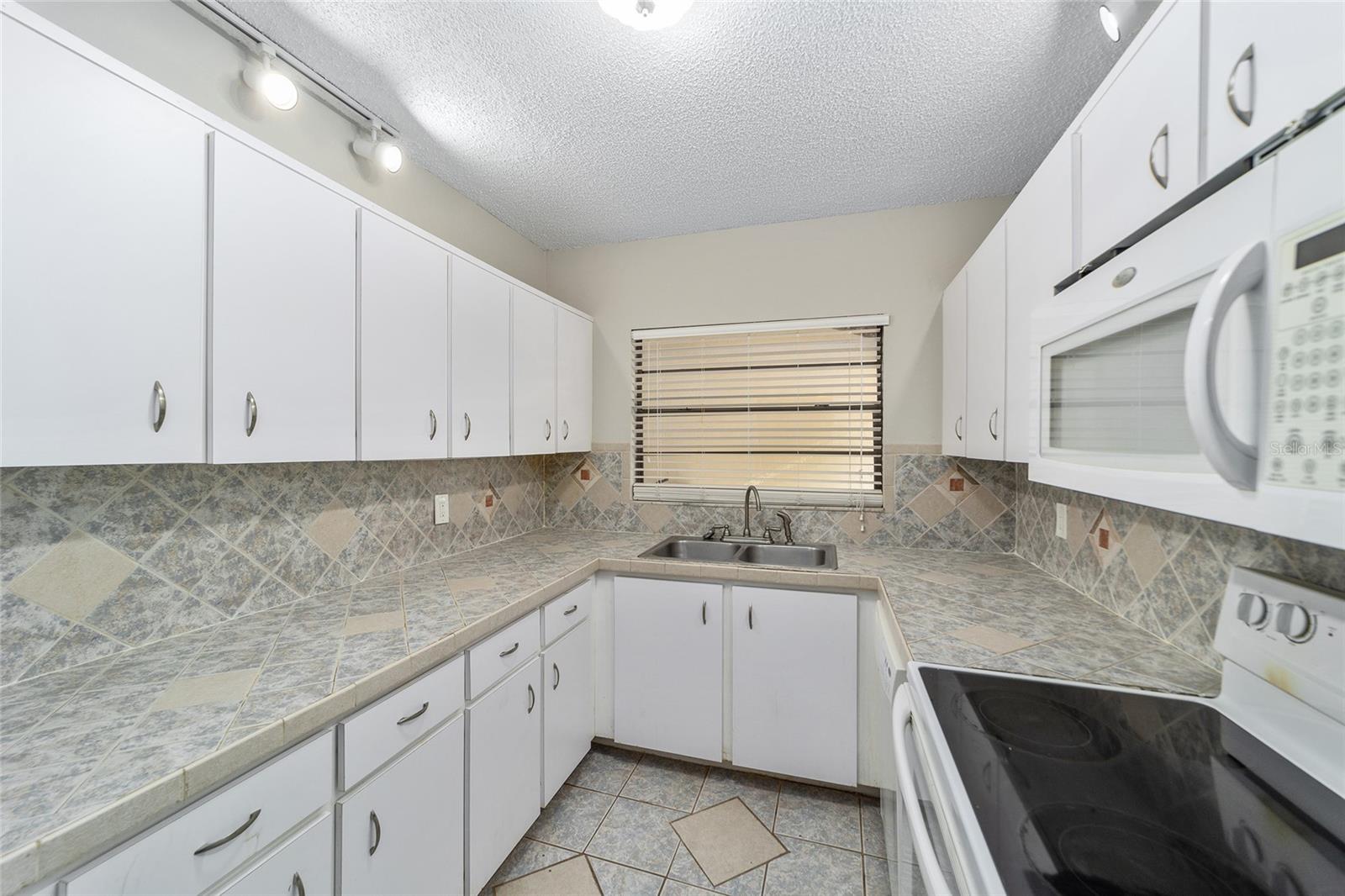 3401 E FORT KING ST #202, OCALA, FL — photo 11