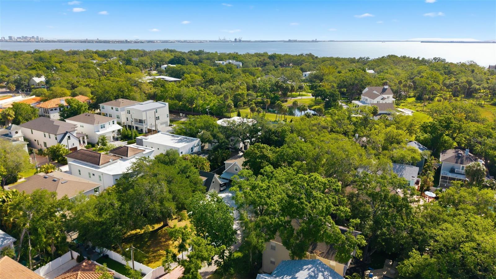 2607 W WYOMING AVE, TAMPA, FL — photo 36