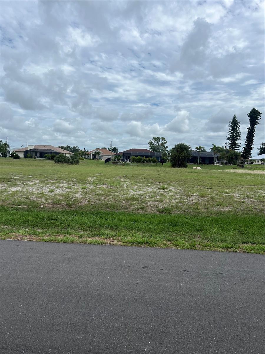 120 MARK TWAIN LN, ROTONDA WEST, FL — photo 2