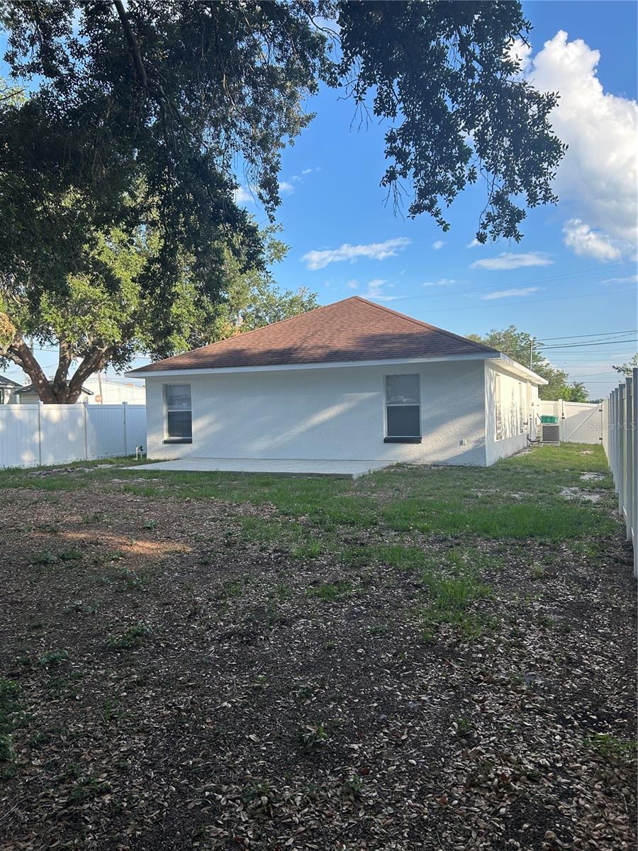702 LEMON AVE, DUNDEE, FL — photo 2