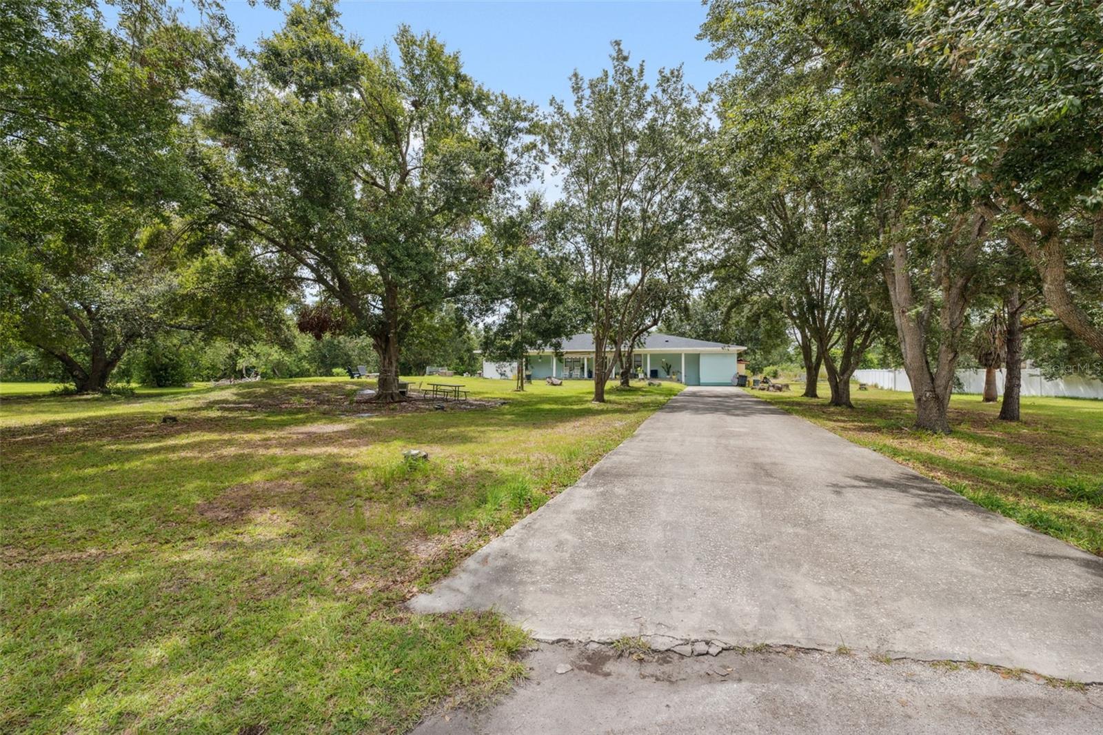 4527 REDCOAT DR, WESLEY CHAPEL, FL — photo 2
