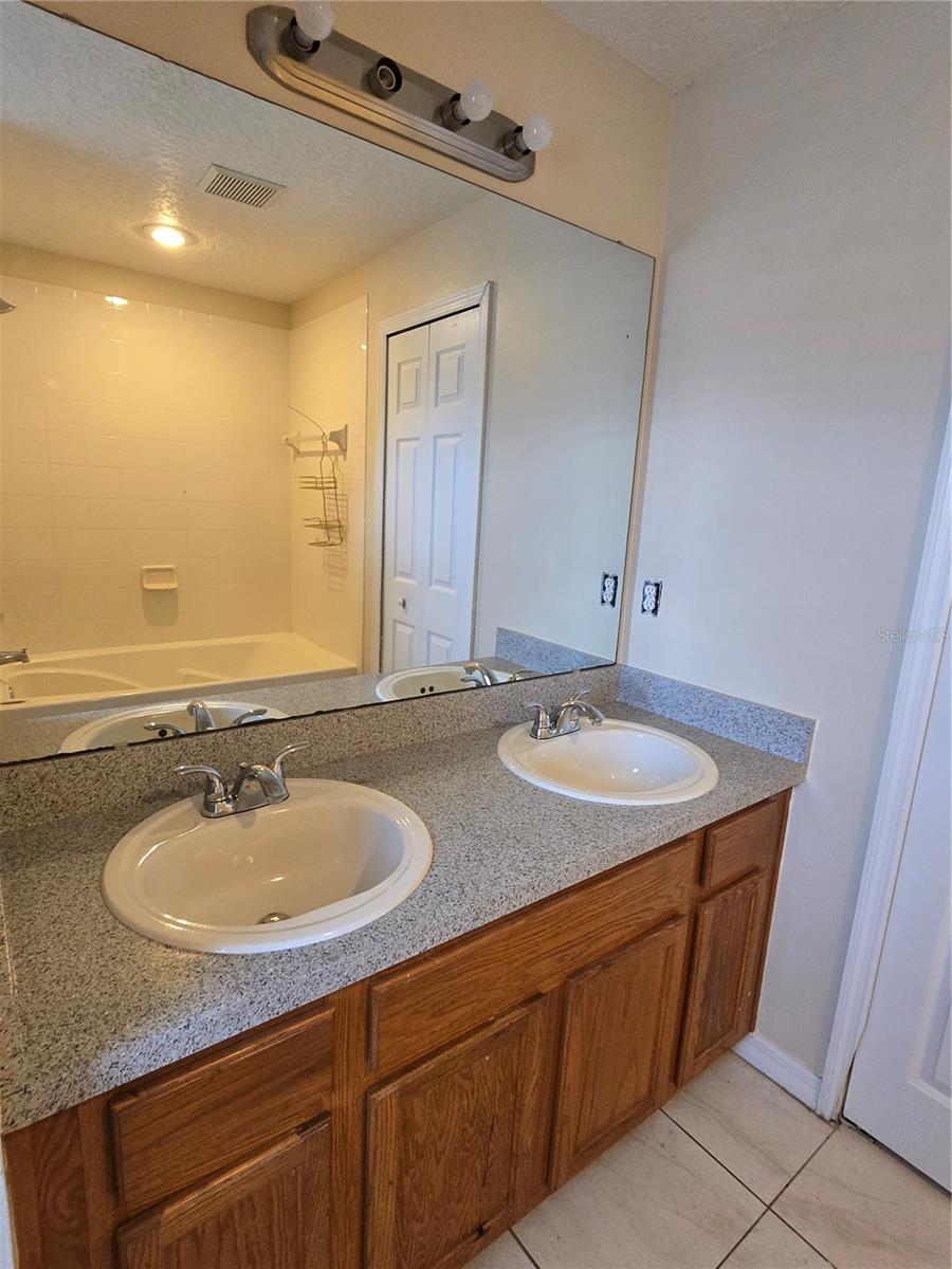 2039 CYPRESS BAY BLVD, KISSIMMEE, FL — photo 7