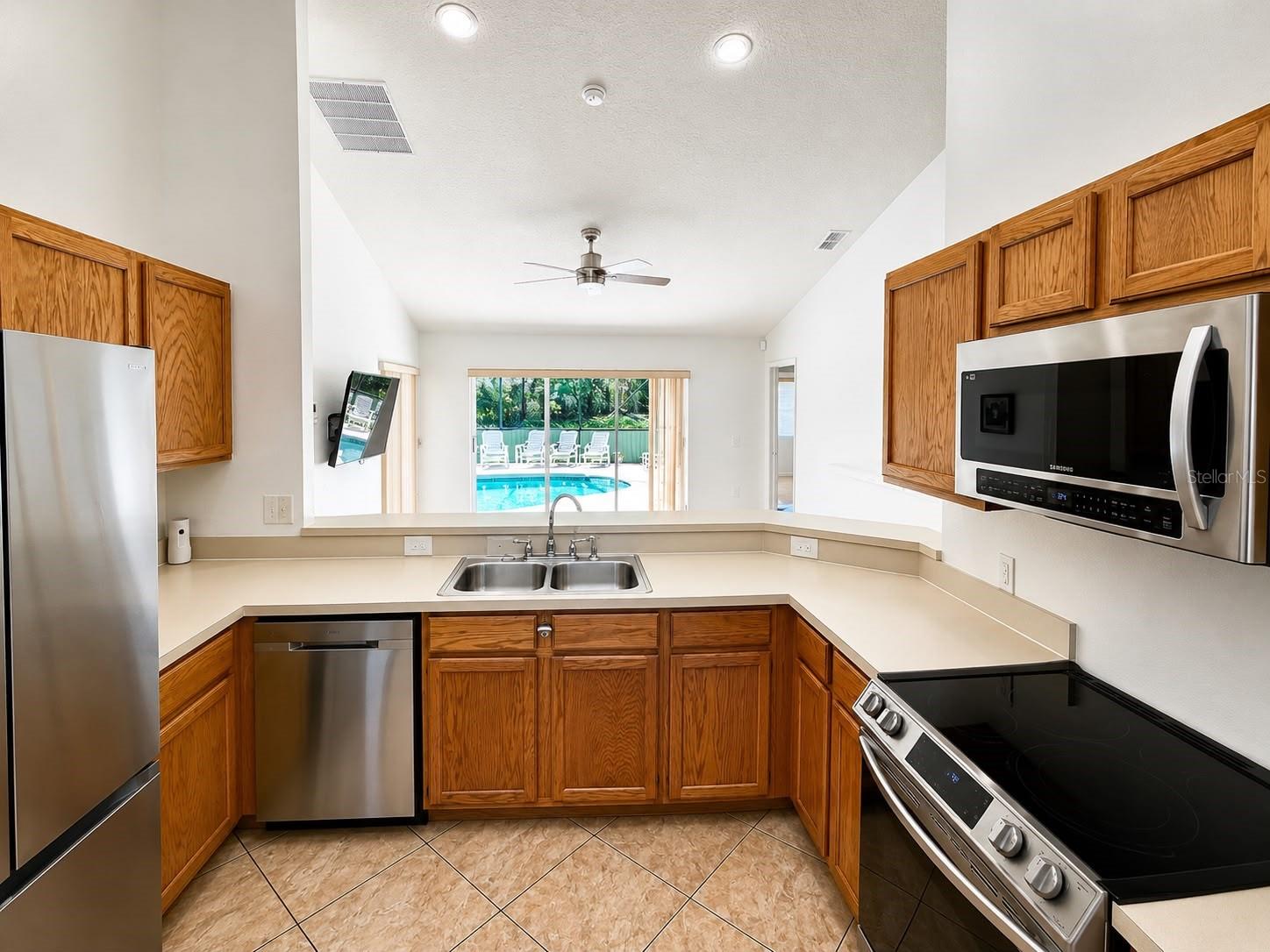 320 PARADISE WOODS PL, DAVENPORT, FL — photo 8