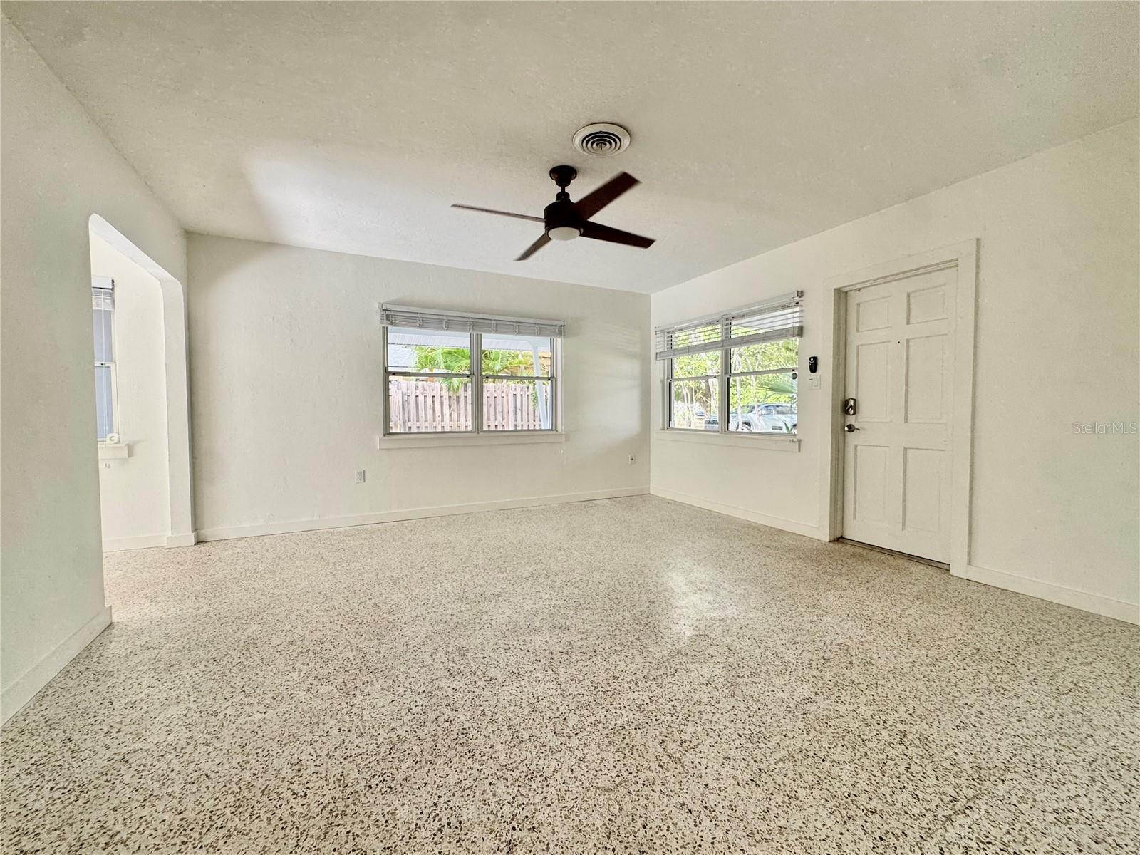 4722 STEVENS DR, SARASOTA, FL — photo 2